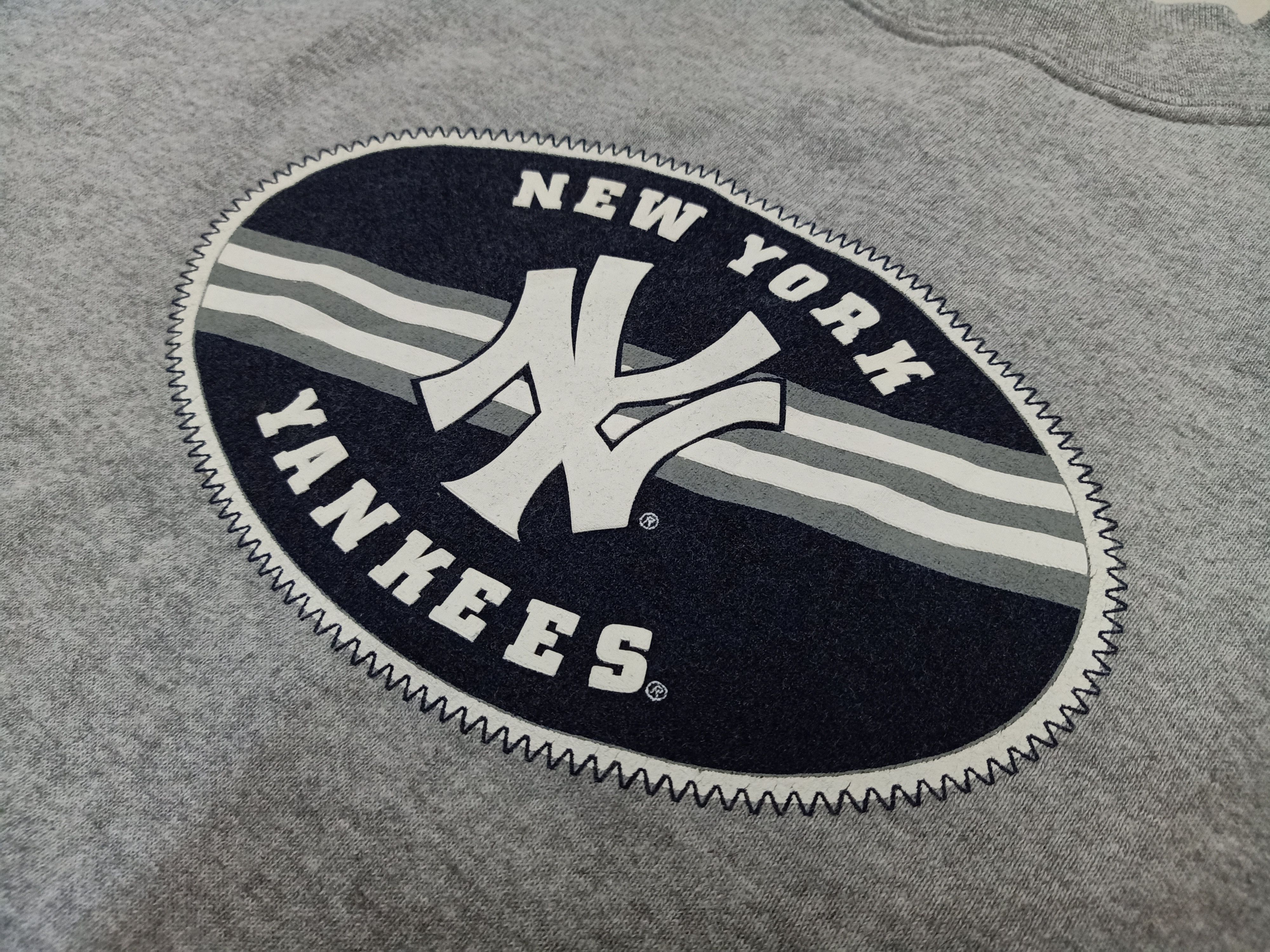 Adidas × New York Yankees ADIDAS X NEW YORK YANKEES Big Logo Gray Sweatshirts Size US XXL / EU 58 / 5 - 6 Thumbnail