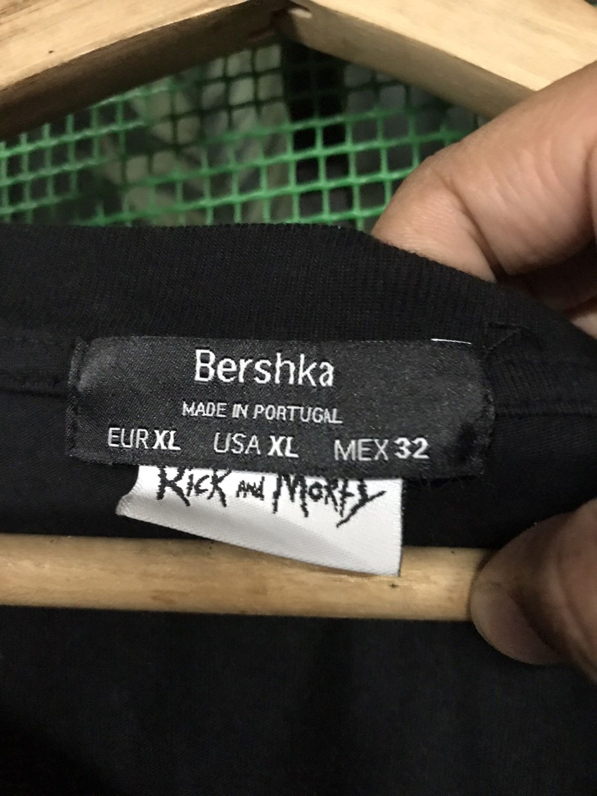 Bershka Rick And Morty Tshirt Crewneck Pullover Size US XL / EU 56 / 4 - 7 Thumbnail