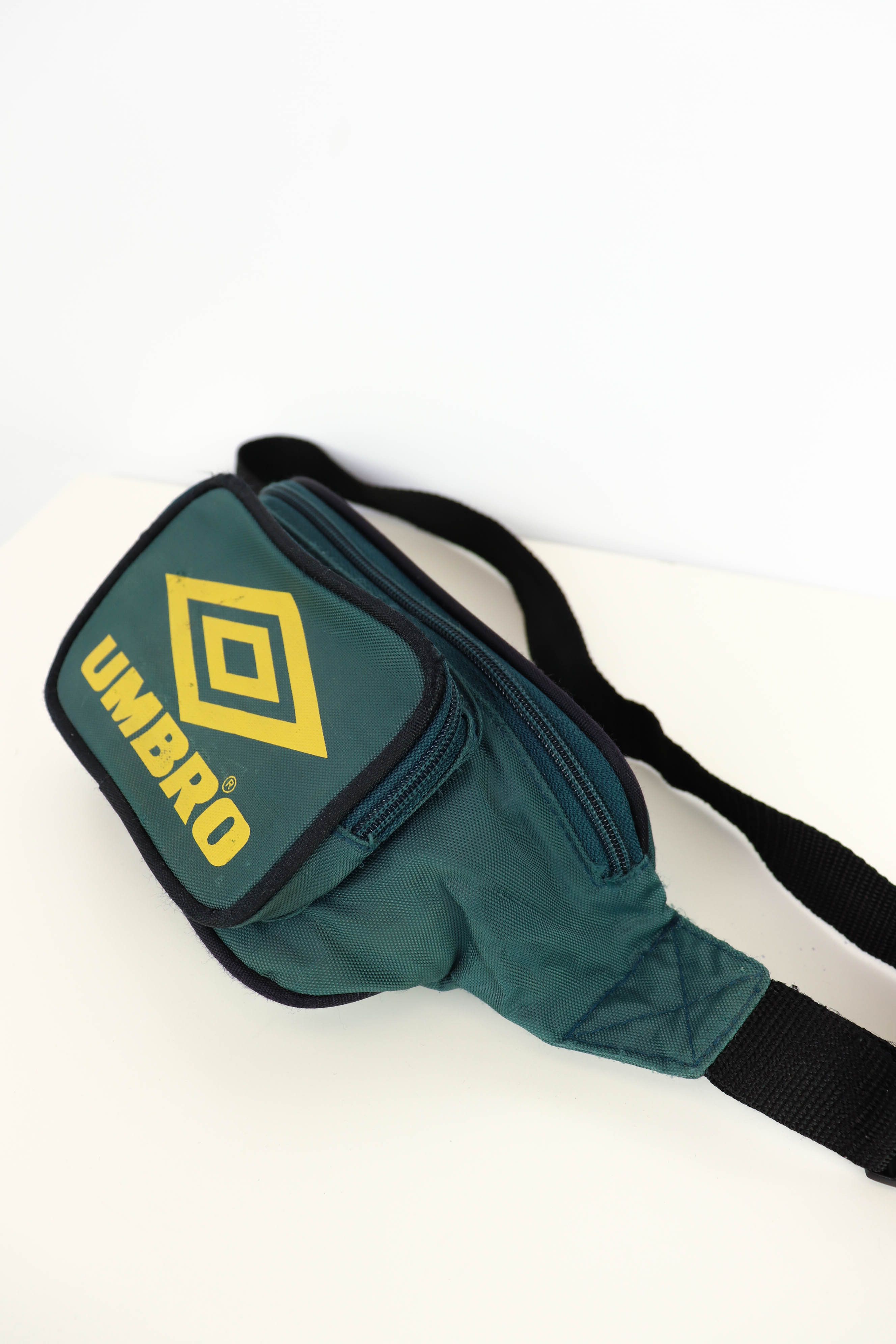 Umbro Umbro Vintage 90s Big Logo Green Nylon Waist Bag Size ONE SIZE - 8 Thumbnail