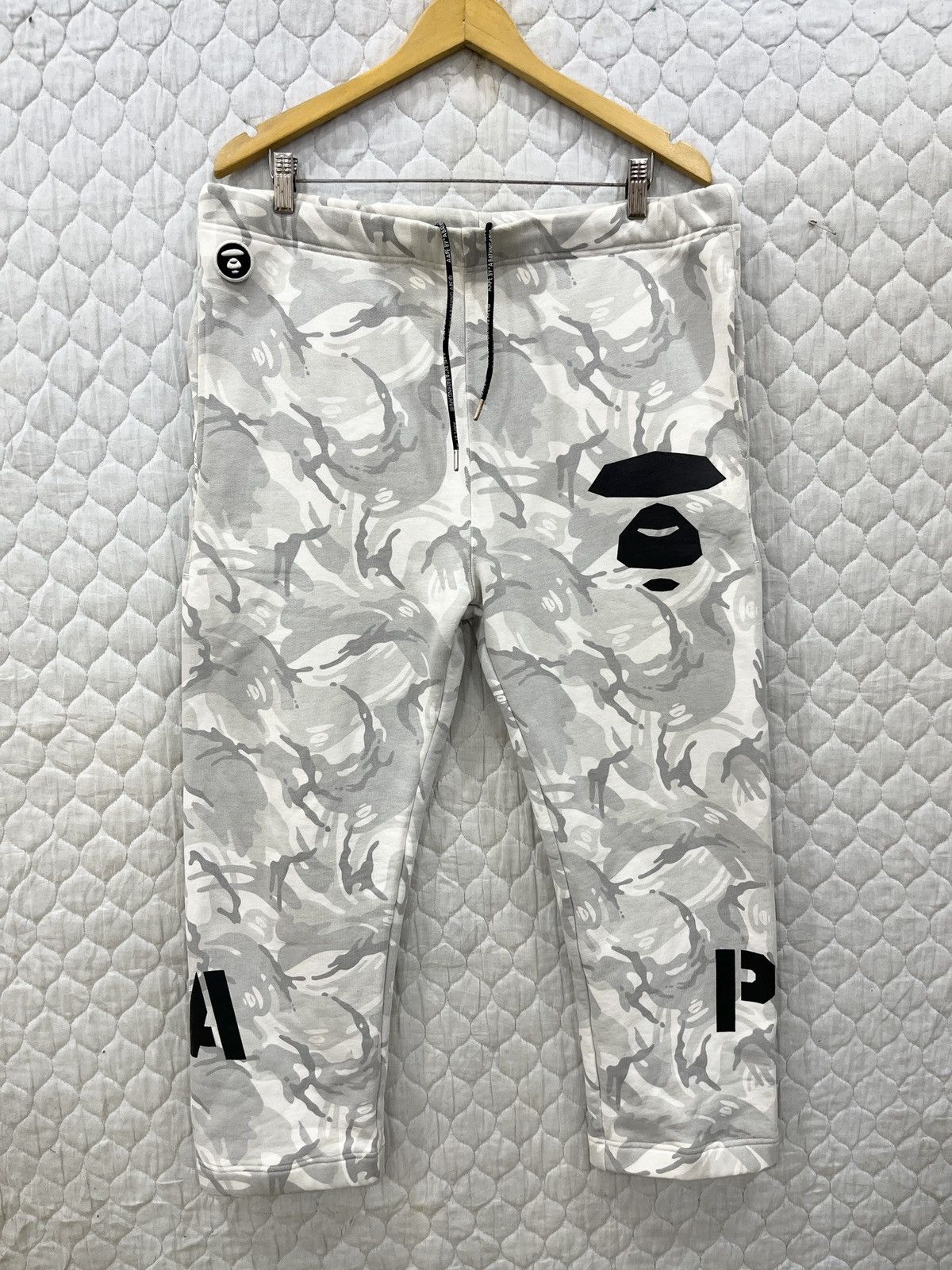 Bape (Hhh). AAPE BY A BATHING APE SWEATPANTS Size US 38 / EU 54 - 2 Thumbnail