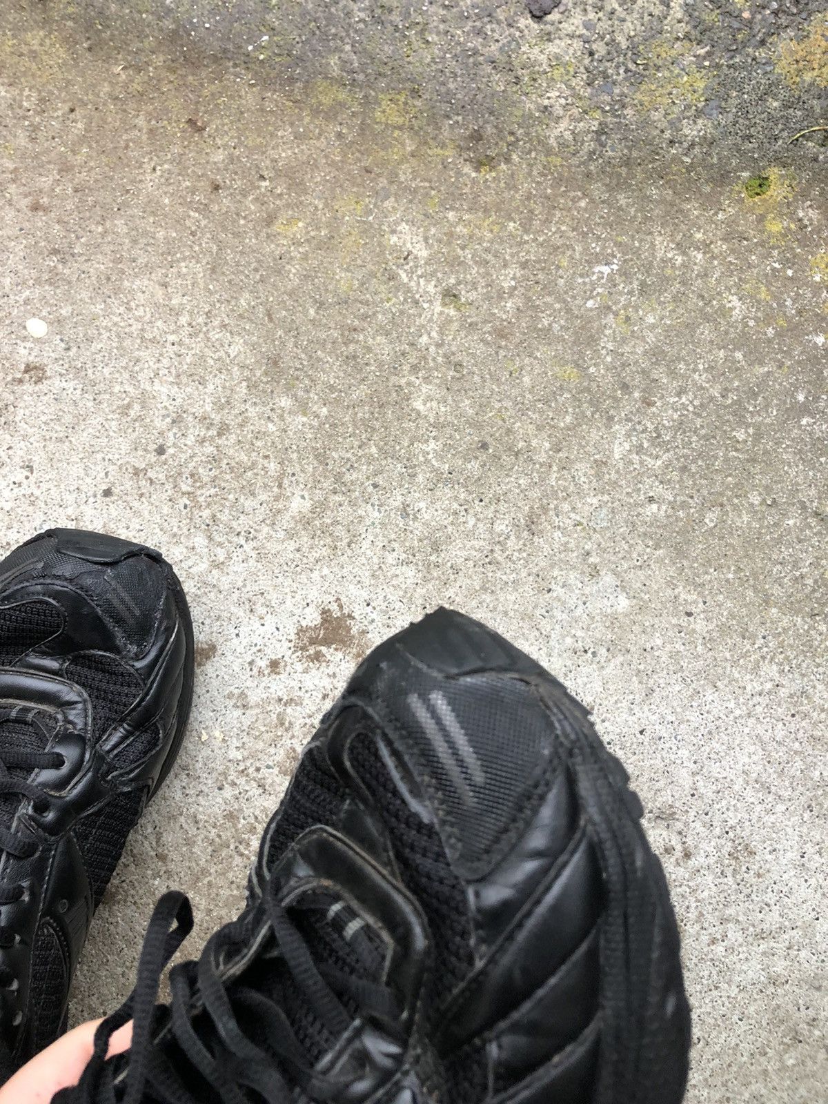 Vintage Vintage British army trainer surplus magnum Size US 9 / EU 42 - 12 Thumbnail