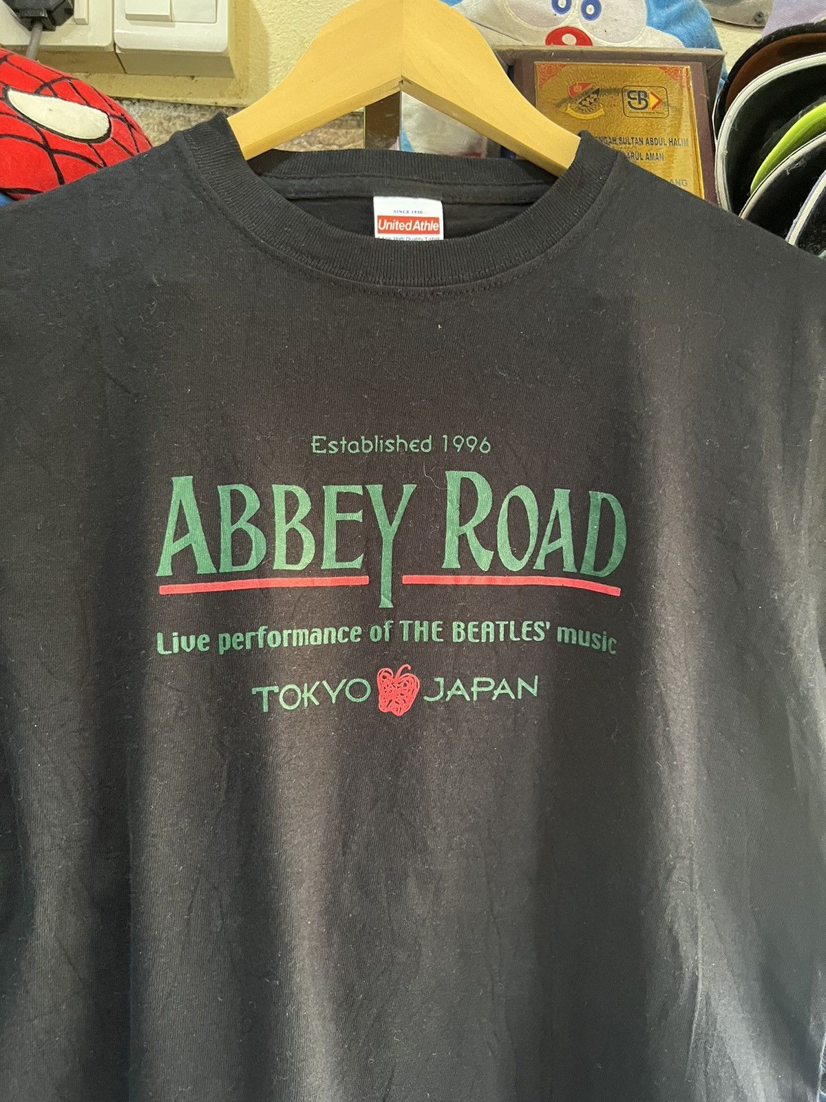 Band Tees 🔥Abbey Road The Beatles Tokyo Japan Tees Size US M / EU 48-50 / 2 - 6 Thumbnail