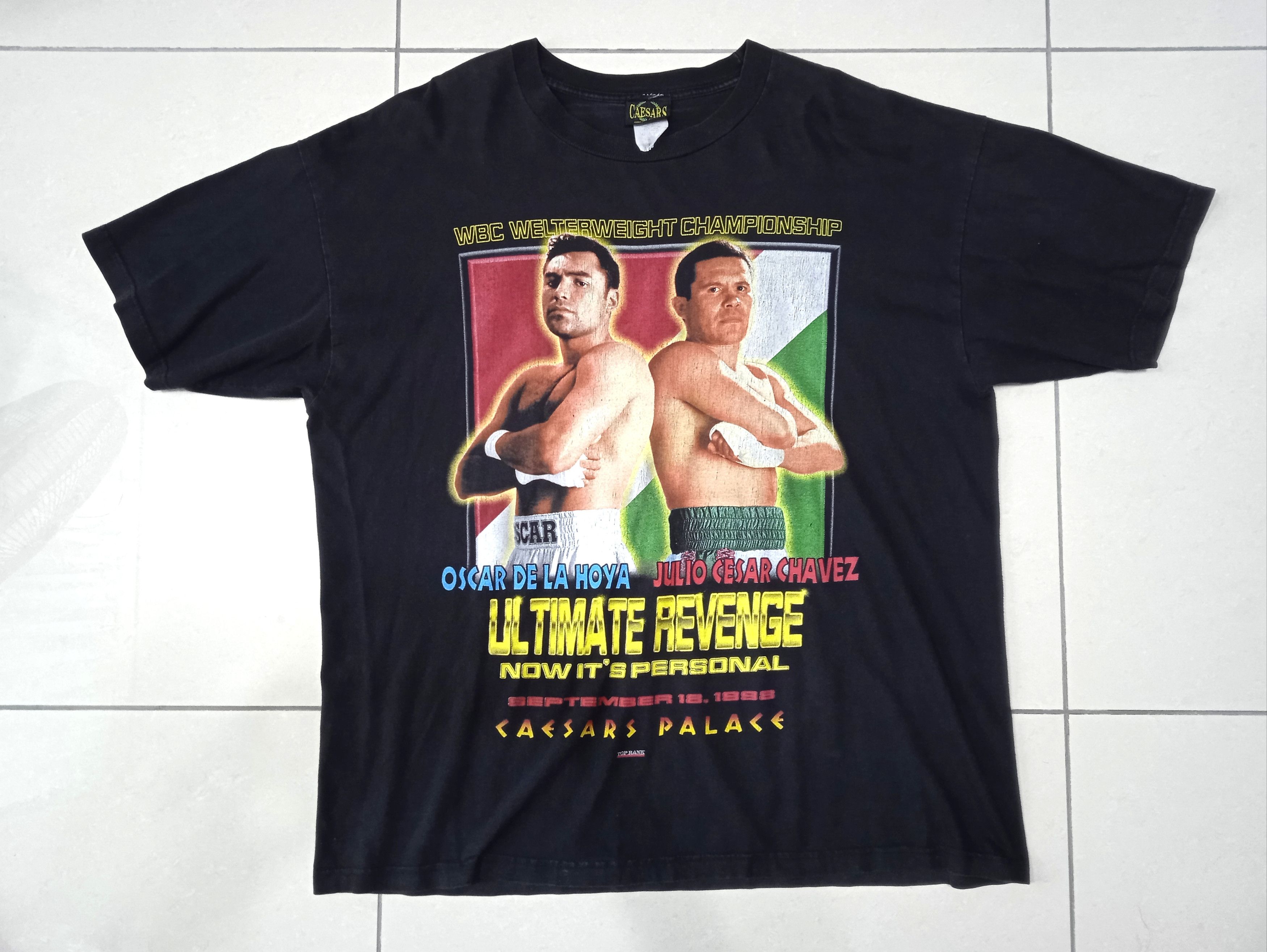 image of Vintage Oscar De La Hoya Vs Julio Chavez 90's T-Shirt Boxing in Black, Men's (Size XL)