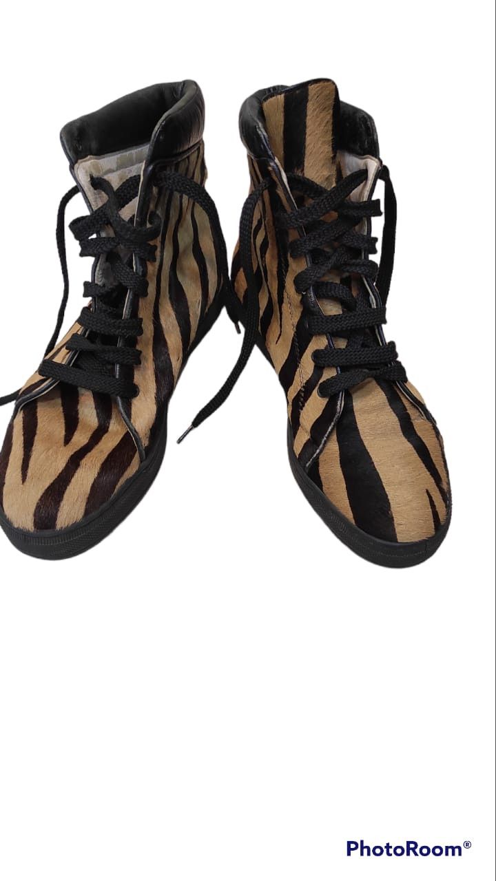 Joan David Low Rise Leather Calf Hair Lace Up Ankle Boots