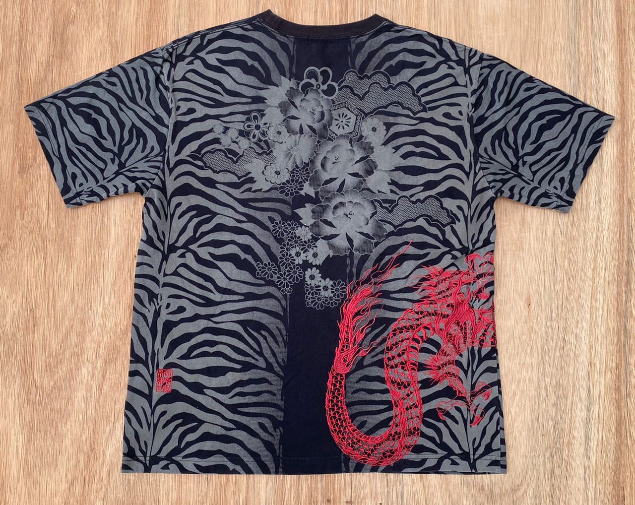 Japanese Brand vintage tee E 1 sukajan japan dragon embroidered Size US XL / EU 56 / 4 - 3 Thumbnail