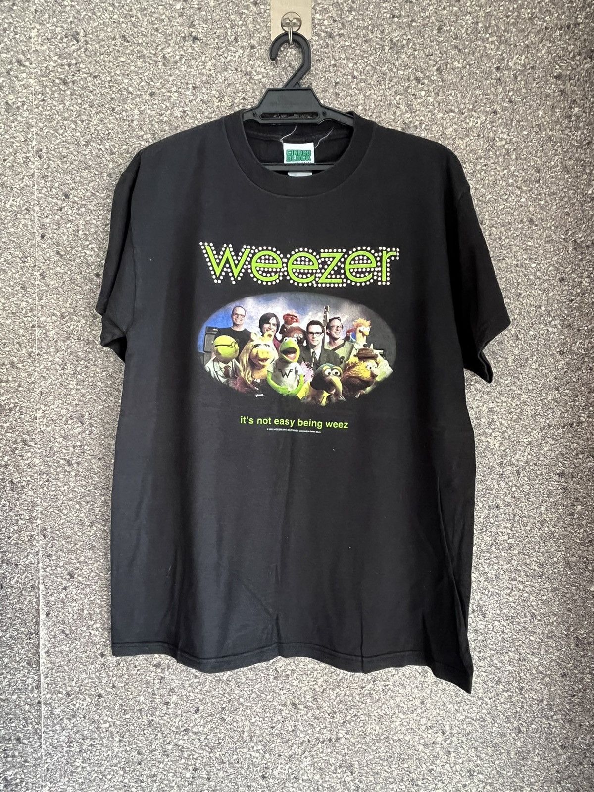 Vintage Y2K 2000s Weezer It’s Not Easy Being Weez 2002 hotsell Black Muppets Band Tee Graphic T-Shirt