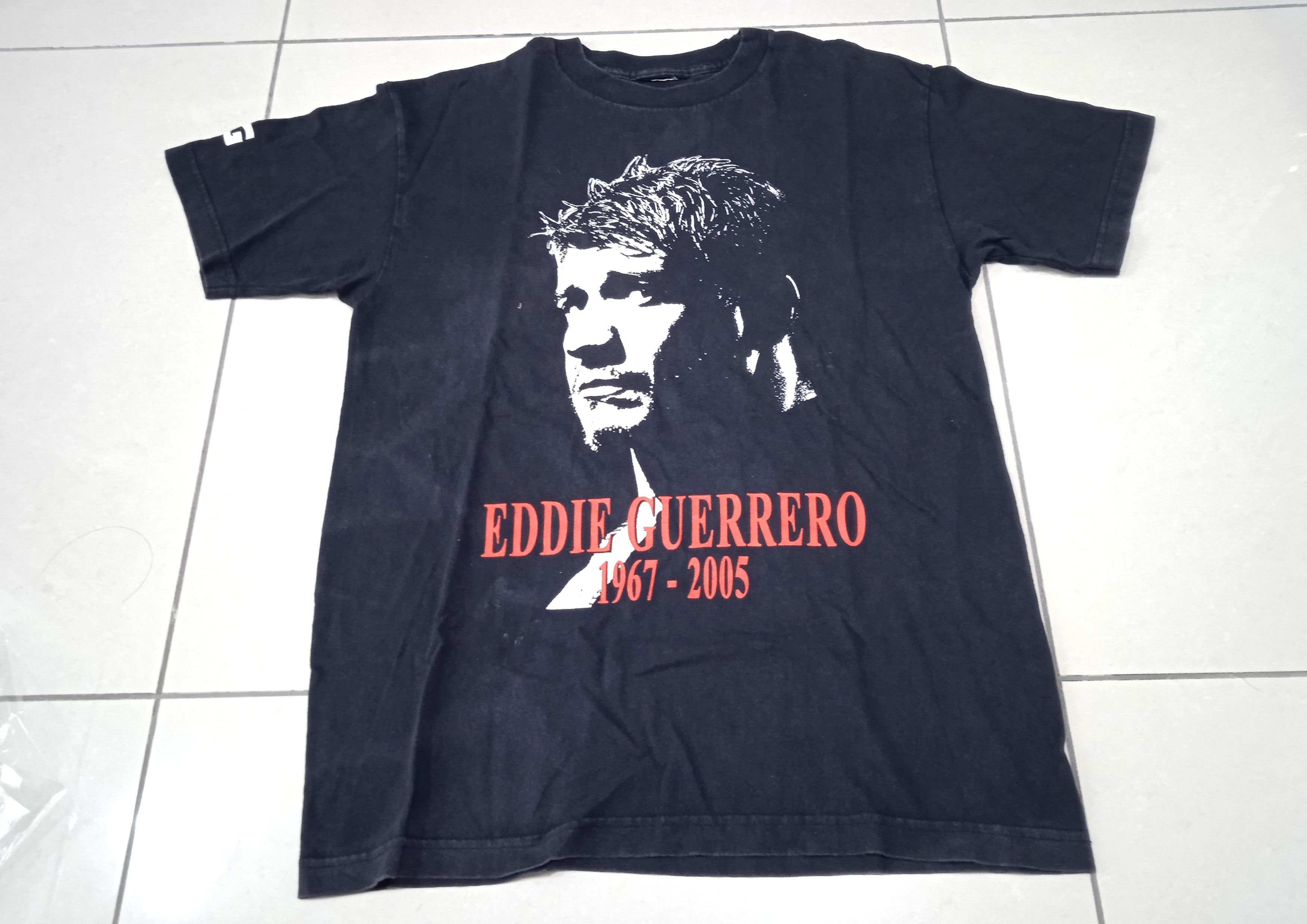 Vintage Vintage 2000s WWE Eddie Guerrero T Shirt Latino Heat Size US M / EU 48-50 / 2 - 1 Thumbnail