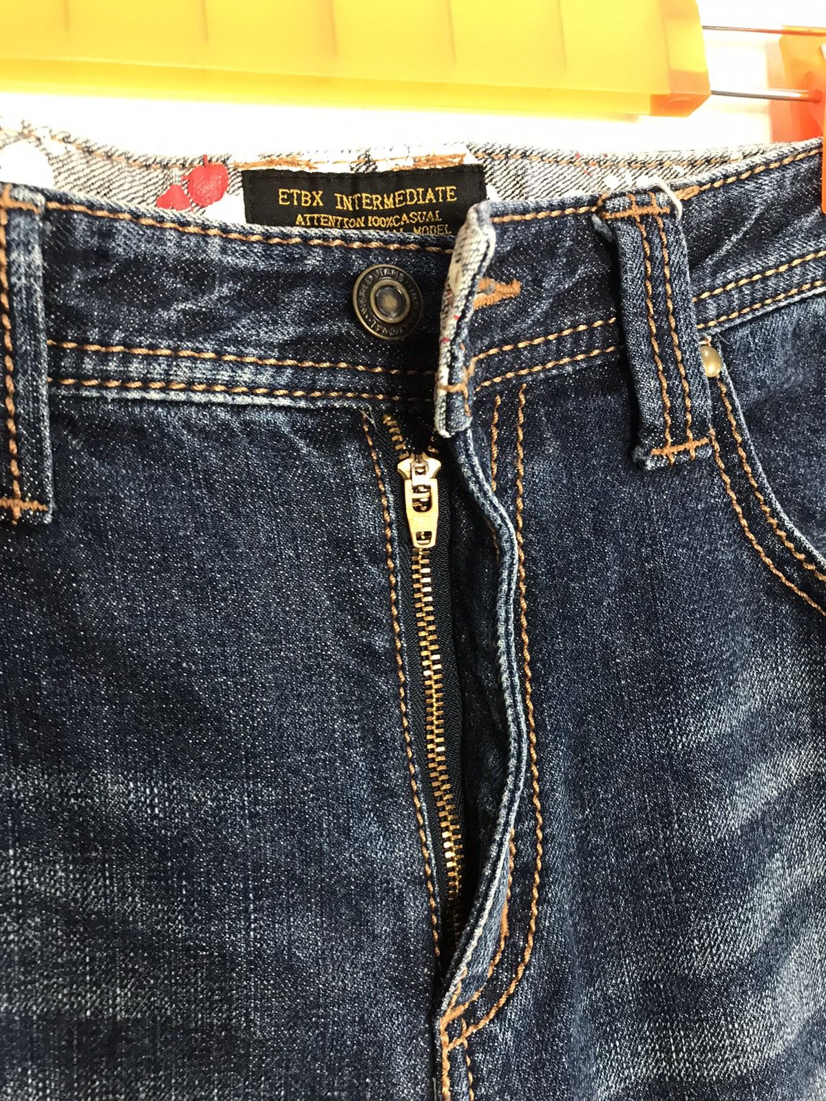 Japanese Brand East Twenty Box Design Painting Denim Jeans Style Size US 34 / EU 50 - 9 Thumbnail