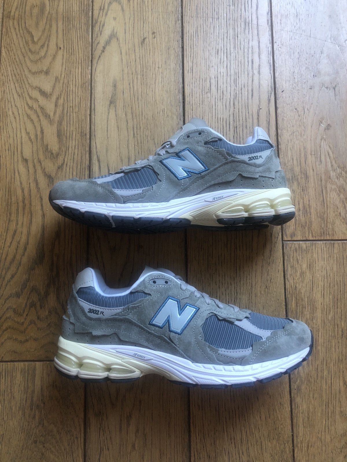 New Balance New Balance 2002R Size US 11 / EU 44 - 1 Thumbnail