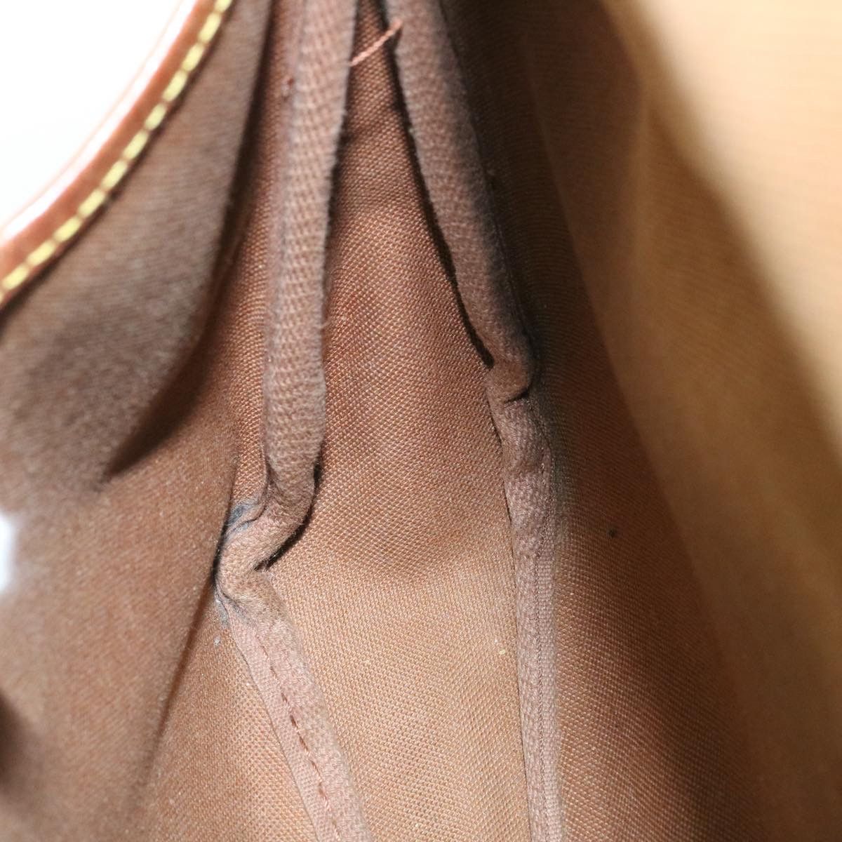 Louis Vuitton Louis Vuitton Monogram Crossbody Bag Size ONE SIZE - 11 Thumbnail