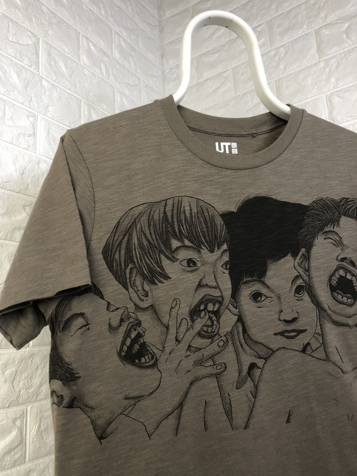 Japanese Brand × Uniqlo Uniqlo Big Faces Tee Size US S / EU 44-46 / 1 - 3 Thumbnail