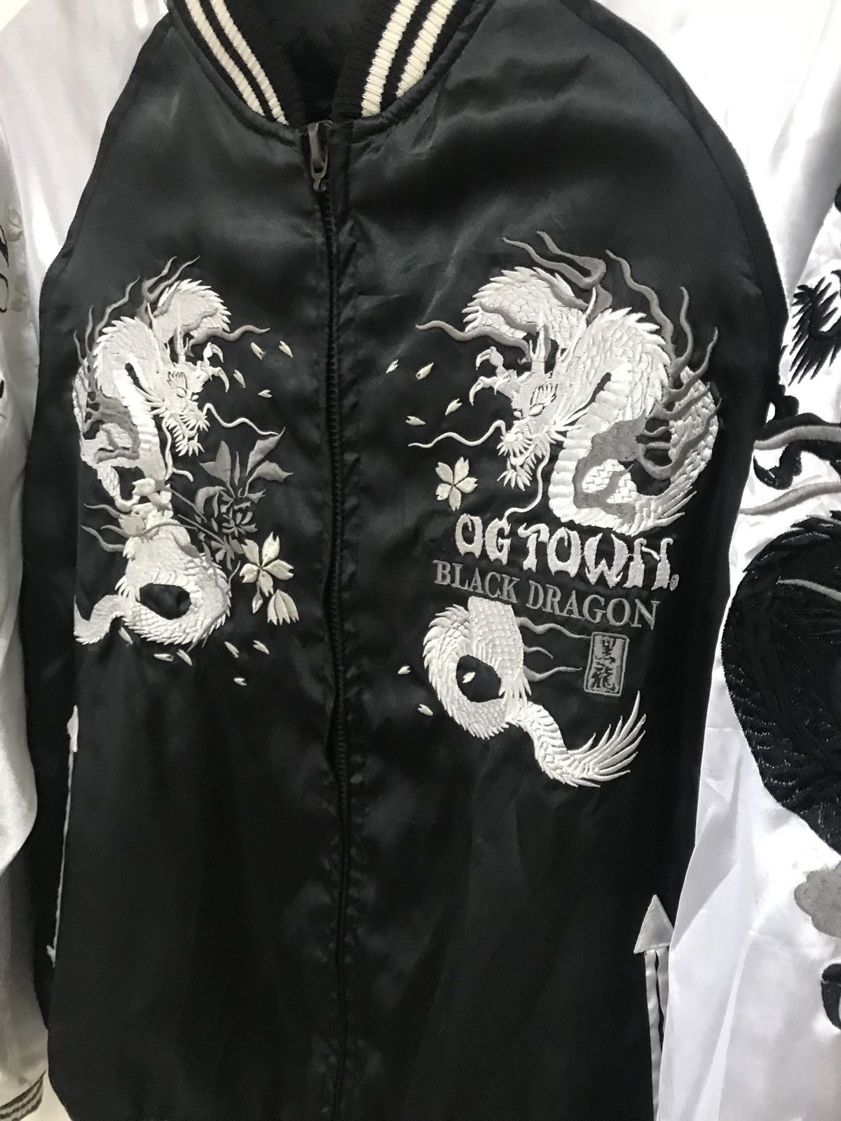Dogtown JAPAN SOUVENIR SUKAJAN JACKET DOG TOWN BLACK DRAGON Size US M / EU 48-50 / 2 - 5 Thumbnail