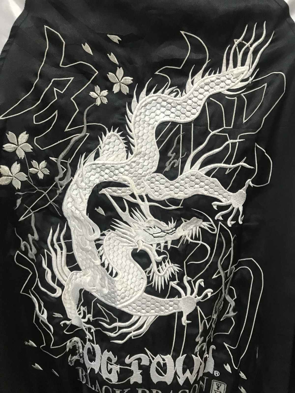 Dogtown JAPAN SOUVENIR SUKAJAN JACKET DOG TOWN BLACK DRAGON Size US M / EU 48-50 / 2 - 7 Thumbnail