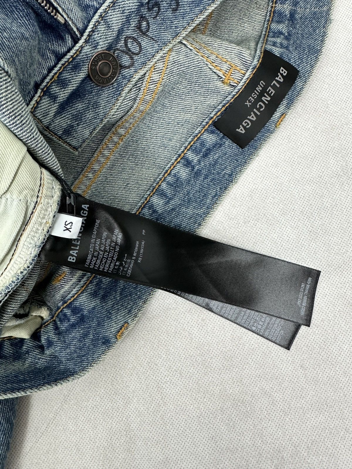 Balenciaga Balenciaga 360 SNOWSTORM Unreleased distressed denim Size US 32 / EU 48 - 12 Thumbnail