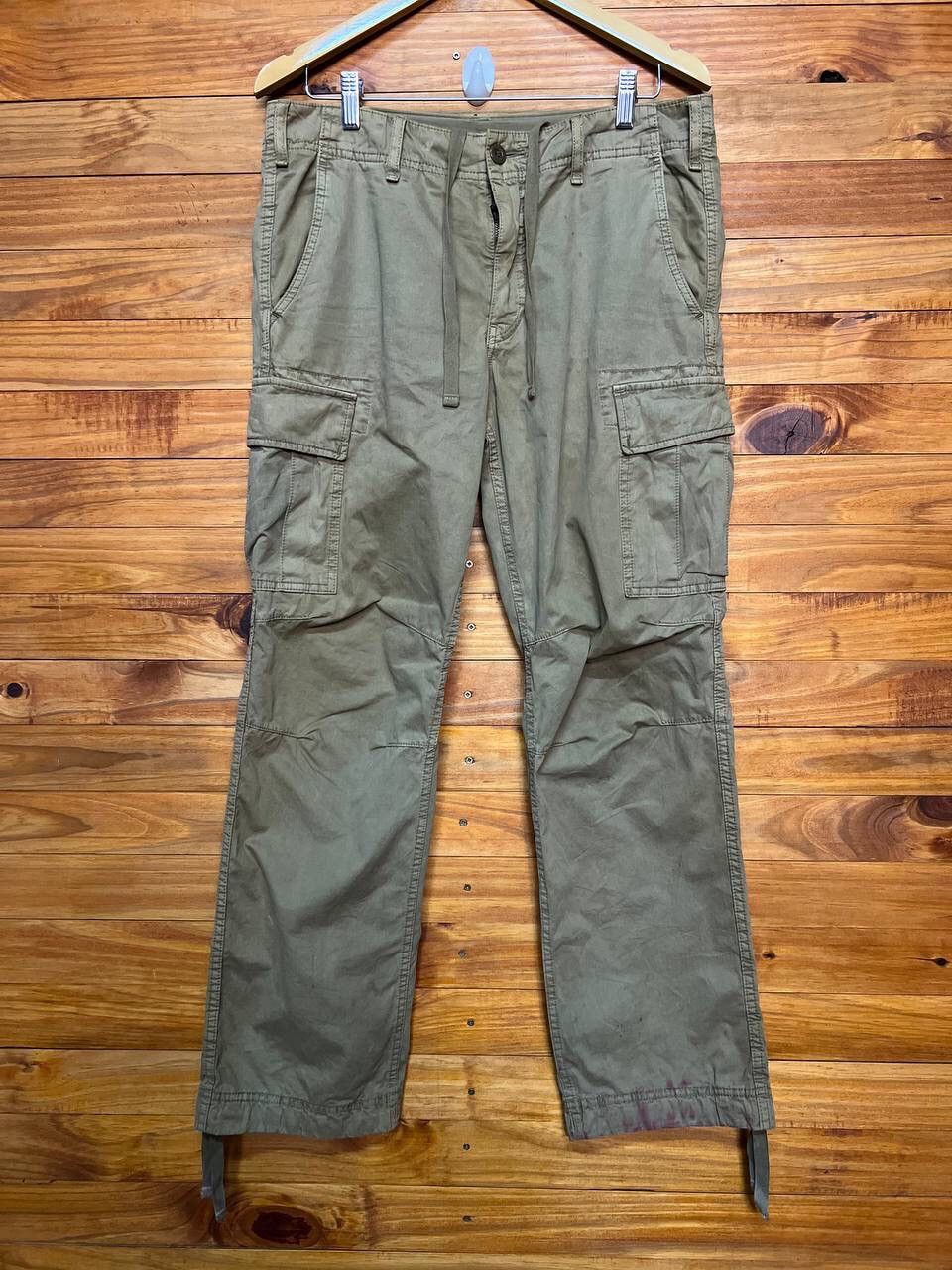 Uniqlo UNIQLO CARGO PANTS Size US 34 / EU 50 - 1 Thumbnail