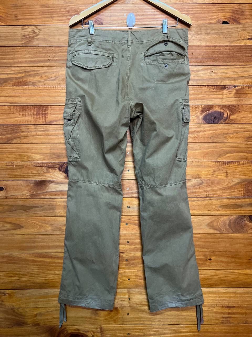 Uniqlo UNIQLO CARGO PANTS Size US 34 / EU 50 - 5 Thumbnail