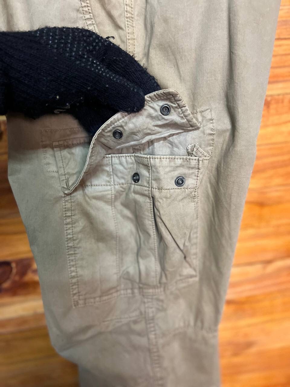 Uniqlo UNIQLO CARGO PANTS Size US 34 / EU 50 - 9 Thumbnail