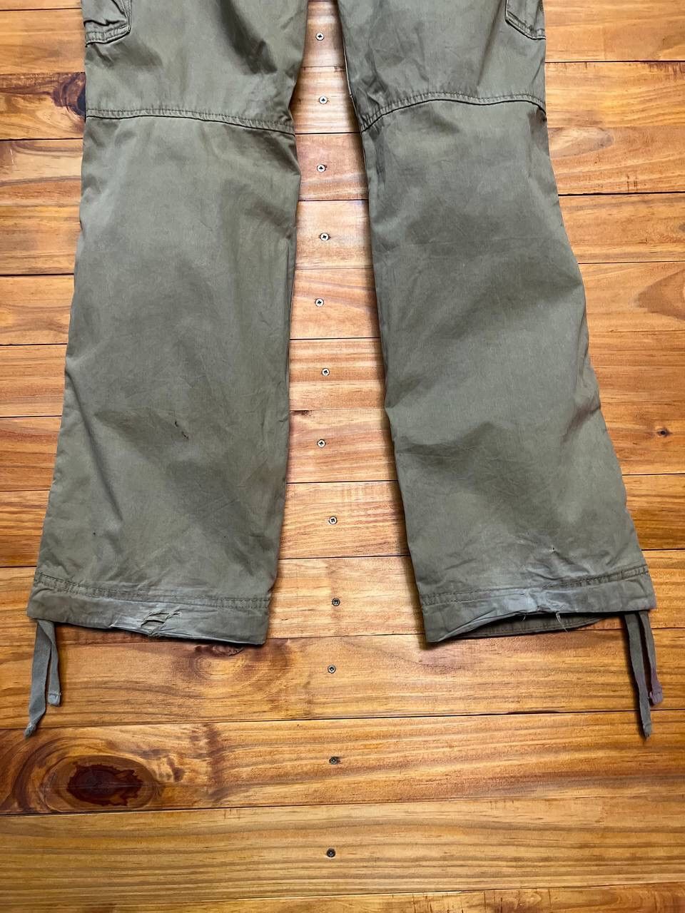 Uniqlo UNIQLO CARGO PANTS Size US 34 / EU 50 - 6 Thumbnail