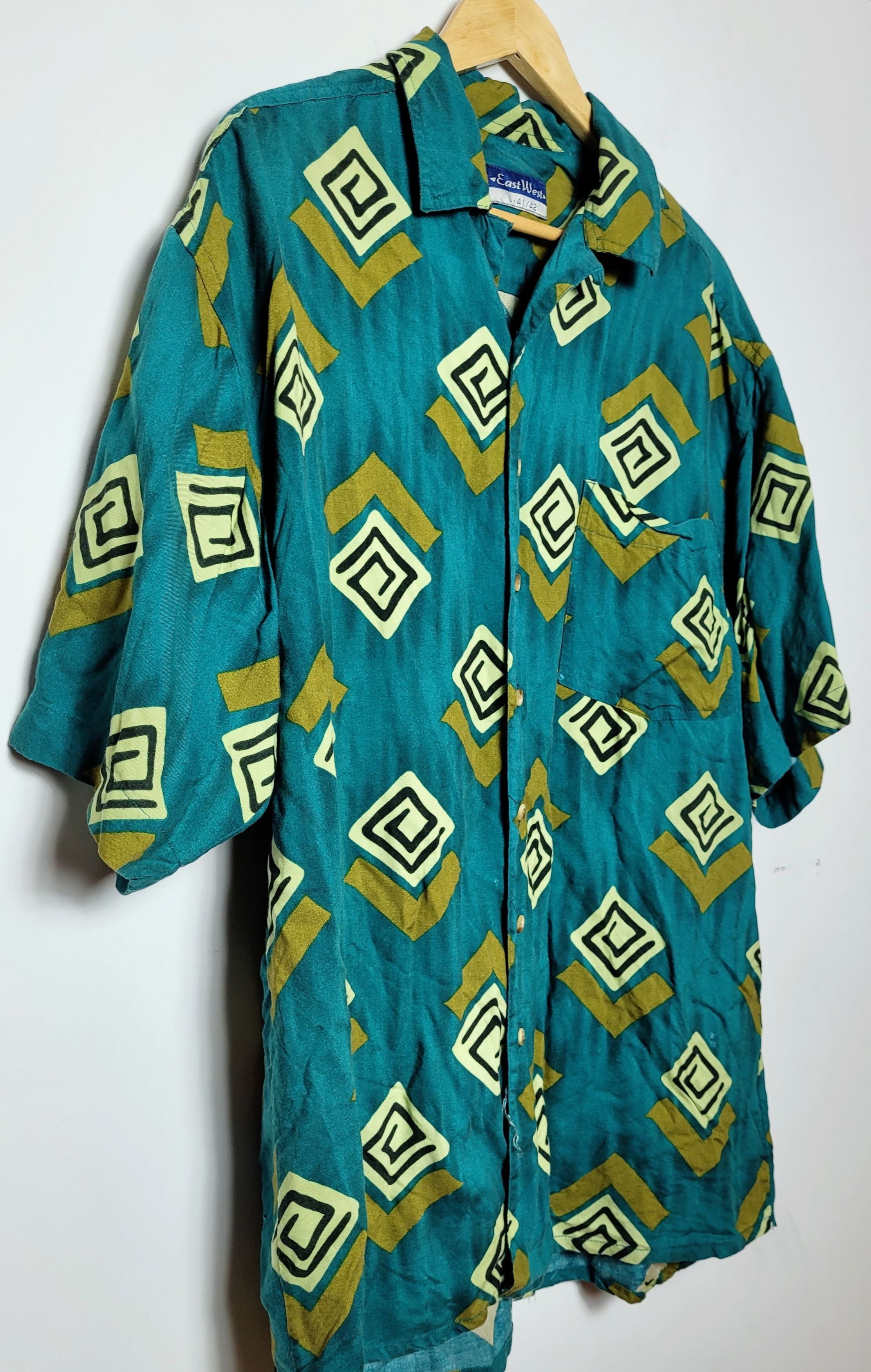 Vintage Vintage Abstract Shirt Tyler The Creator L XL Size US L / EU 52-54 / 3 - 4 Thumbnail