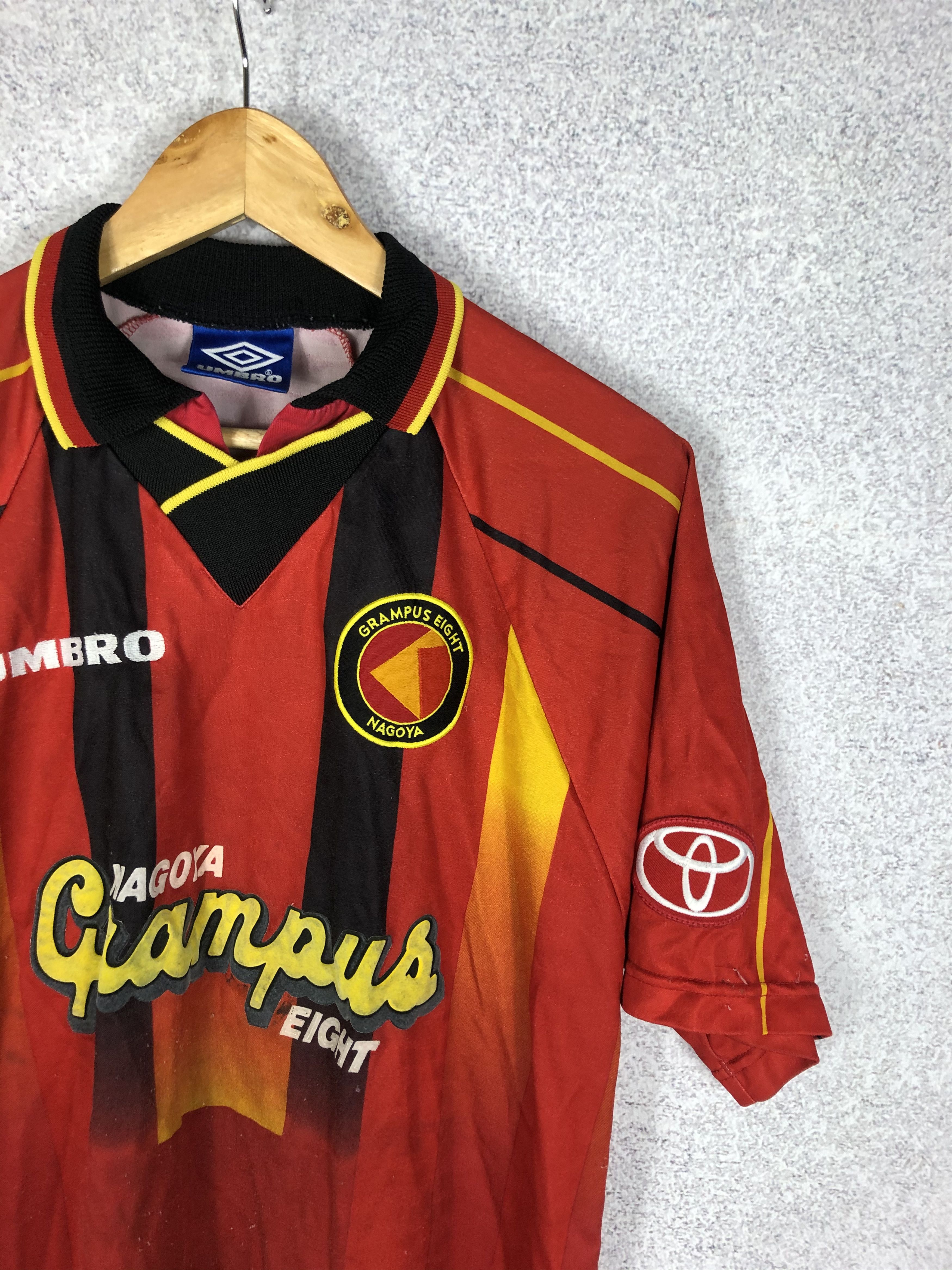 Umbro Vintage Nagoya Crampus Eight Umbro Japan Soccer Jersey Shirt Size US L / EU 52-54 / 3 - 6 Thumbnail