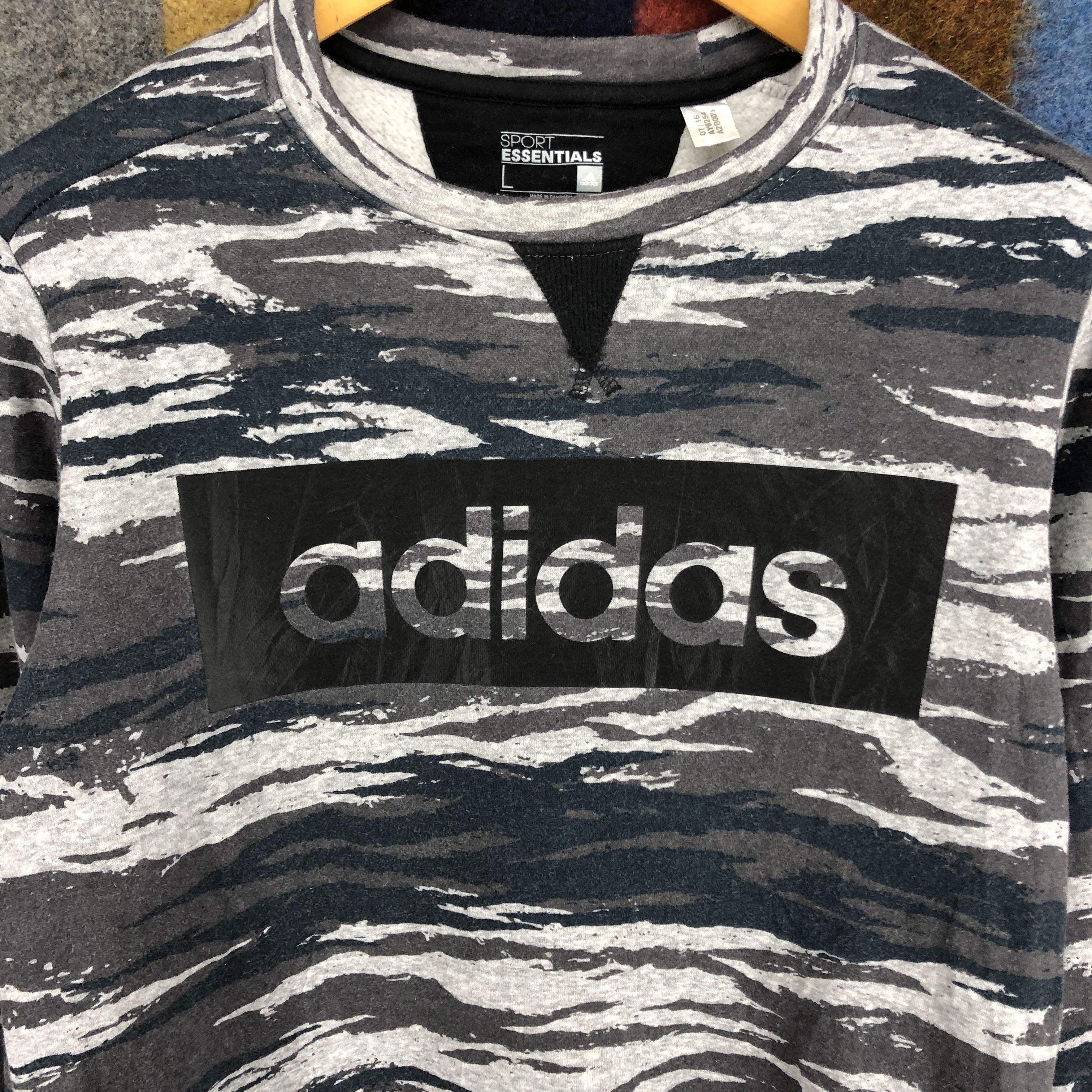 Adidas ADIDAS ESSENTIAL Camo Sweatshirt #2735-99 Size US M / EU 48-50 / 2 - 3 Thumbnail