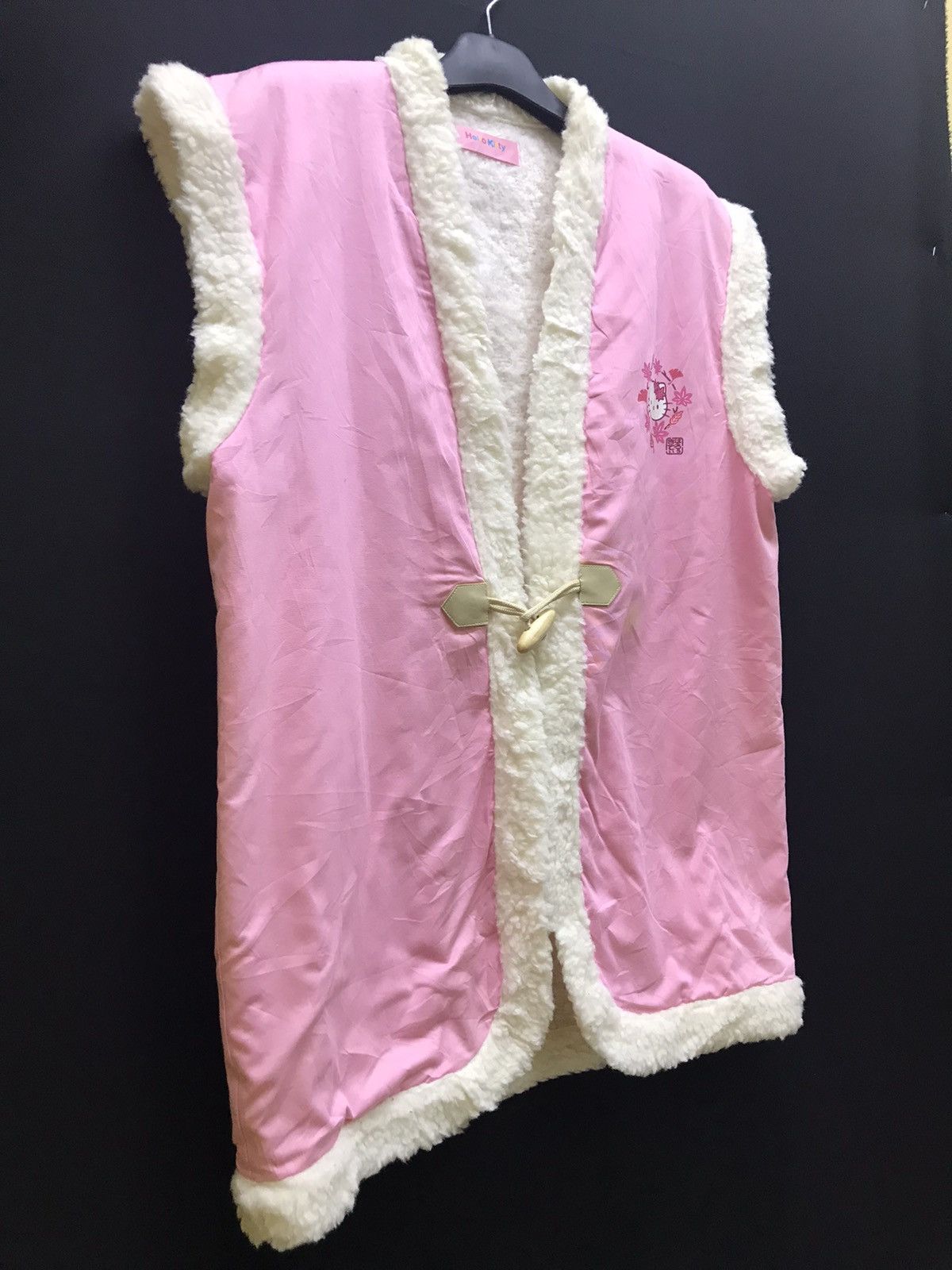 Japanese Brand Hello Kitty Fleece Vest – Cute & Cozy Streetwear Piece! Size US L / EU 52-54 / 3 - 3 Thumbnail