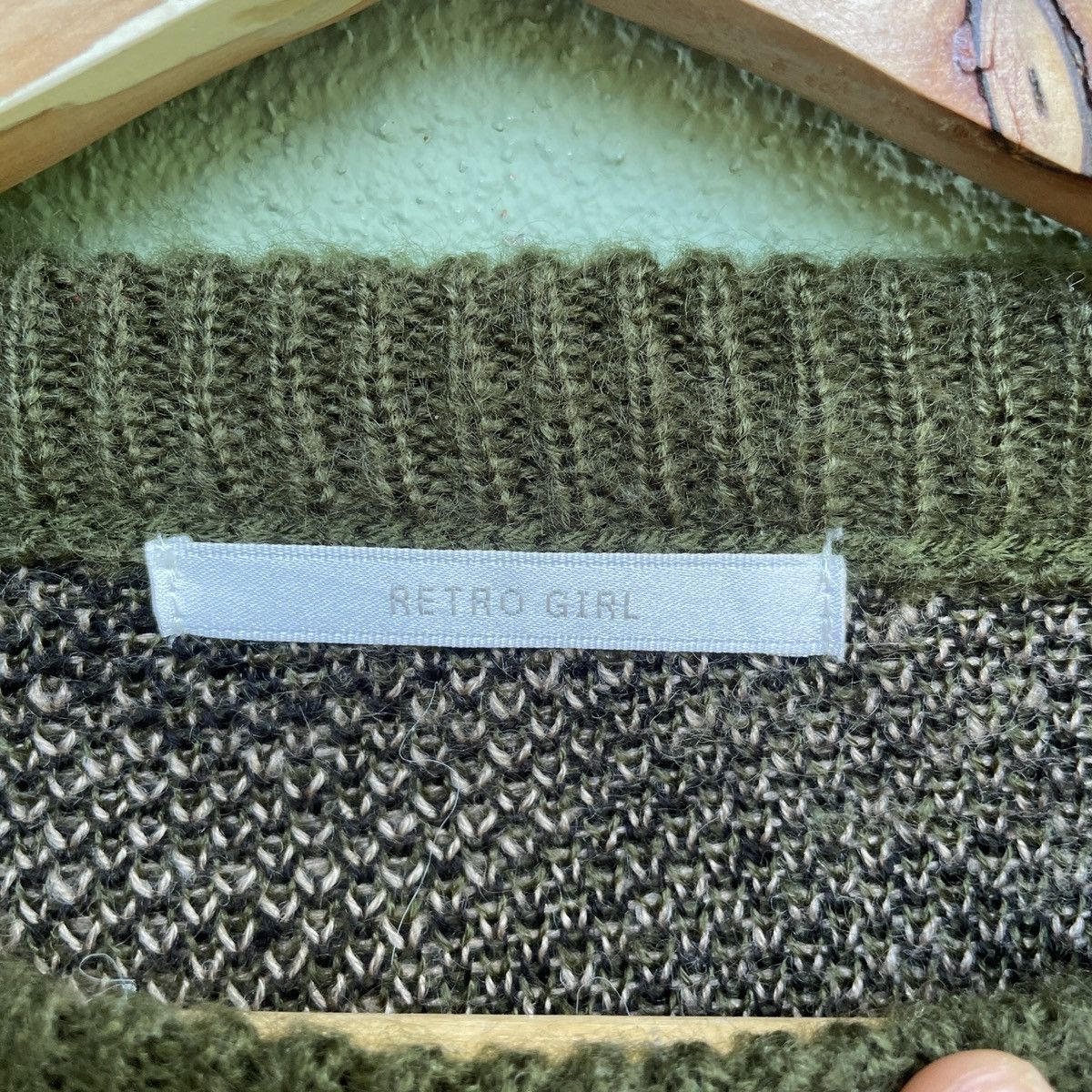 Japanese Brand Vintage‼️ RETRO GIRL Camo Crewneck Knitwear Sweater Jumper Size US M / EU 48-50 / 2 - 7 Thumbnail
