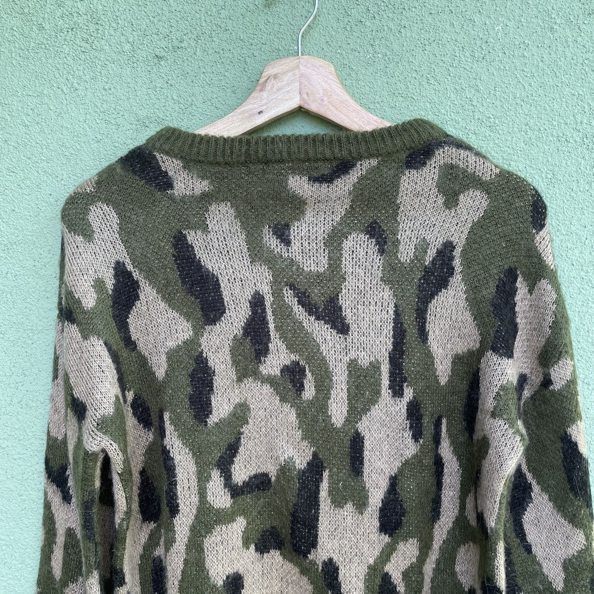 Japanese Brand Vintage‼️ RETRO GIRL Camo Crewneck Knitwear Sweater Jumper Size US M / EU 48-50 / 2 - 11 Thumbnail