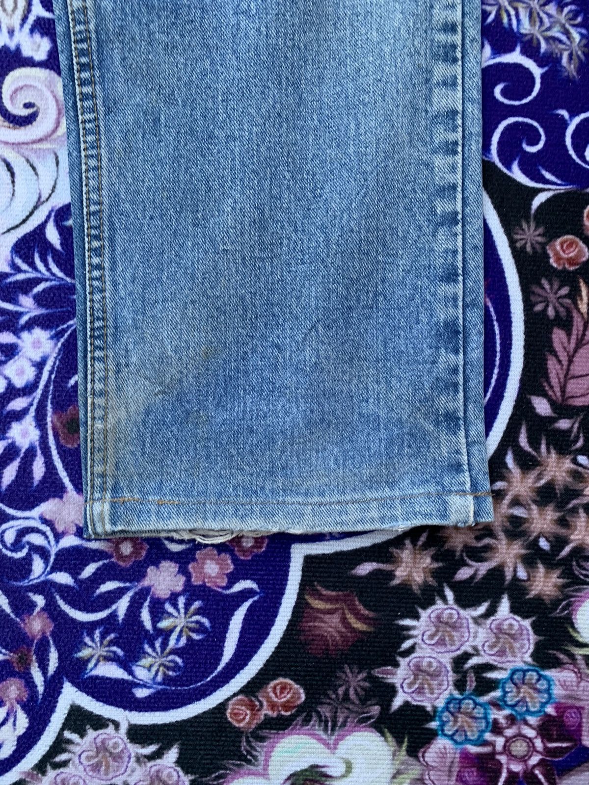 Hugo Boss Hugo Boss Distressed Denim Size US 33 - 2 Thumbnail