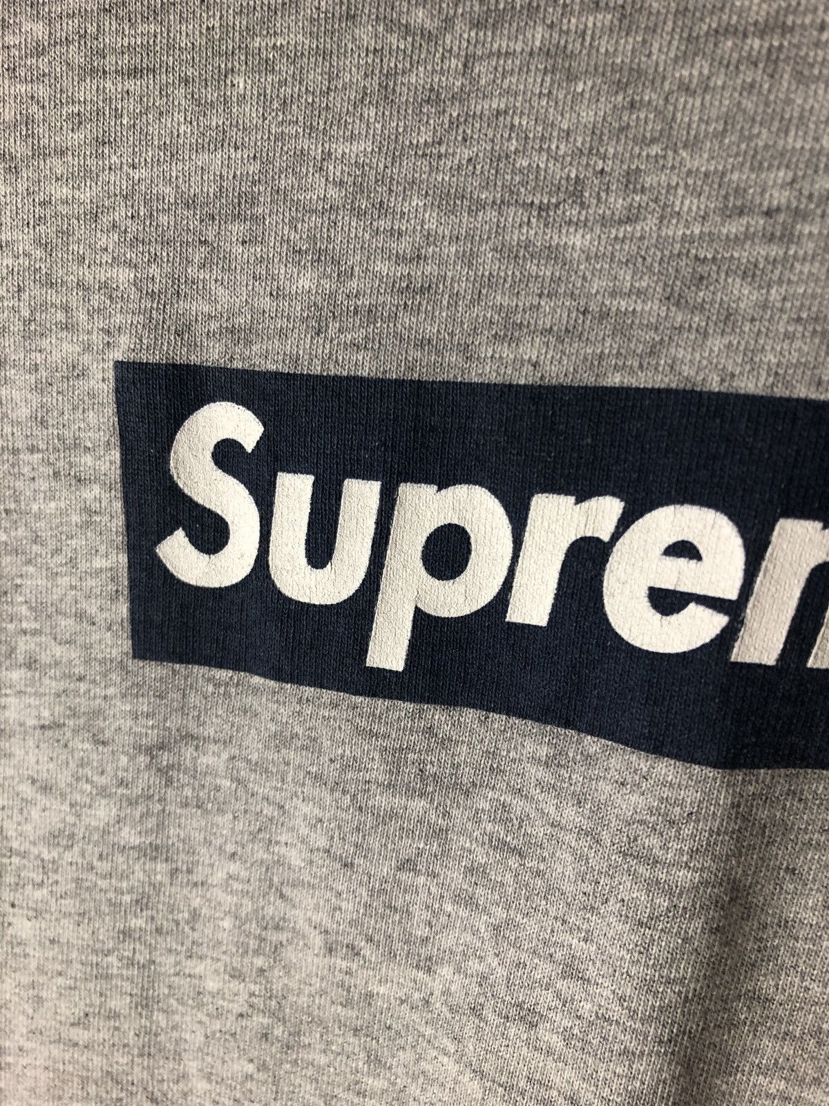 Supreme Navy on grey box logo tee Size US M / EU 48-50 / 2 - 6 Thumbnail
