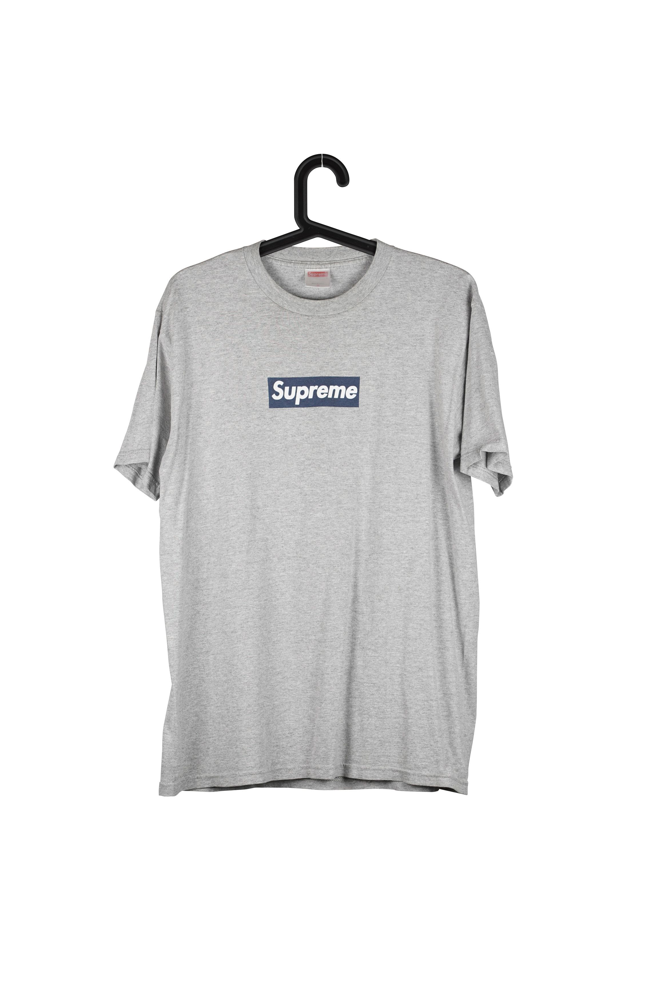 Supreme Navy on grey box logo tee Size US M / EU 48-50 / 2 - 1 Thumbnail