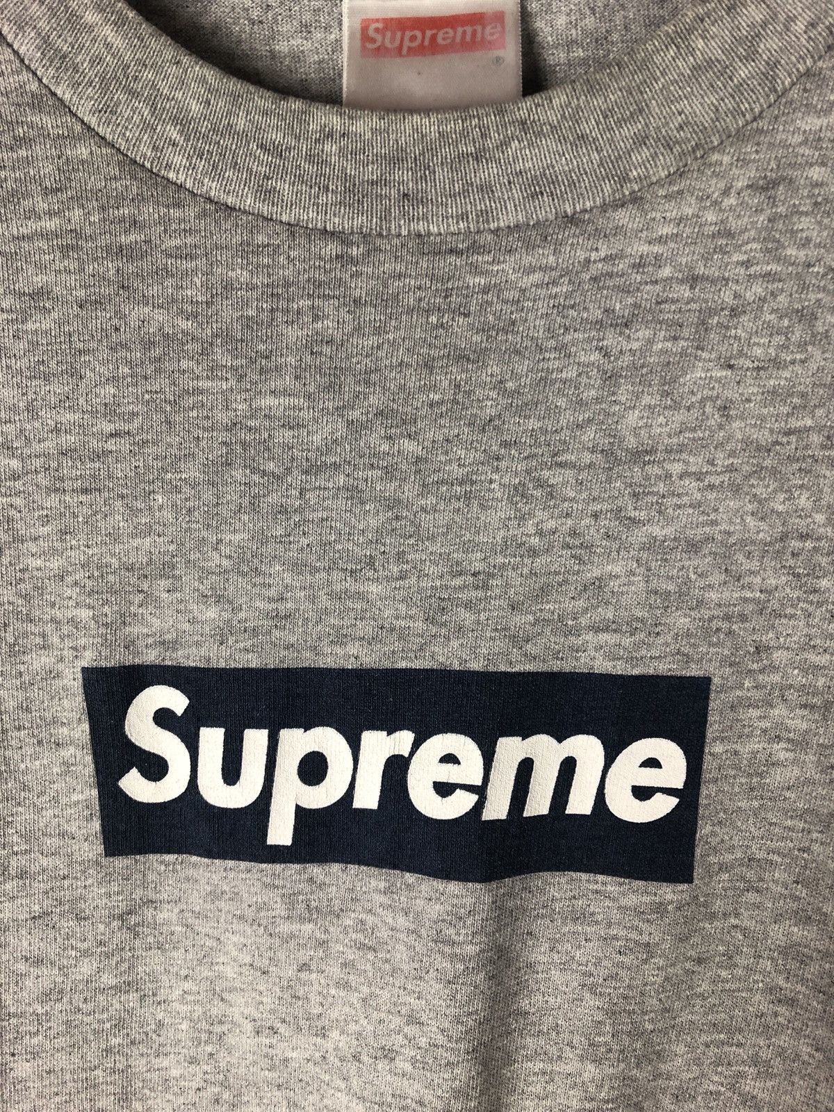 Supreme Navy on grey box logo tee Size US M / EU 48-50 / 2 - 3 Thumbnail
