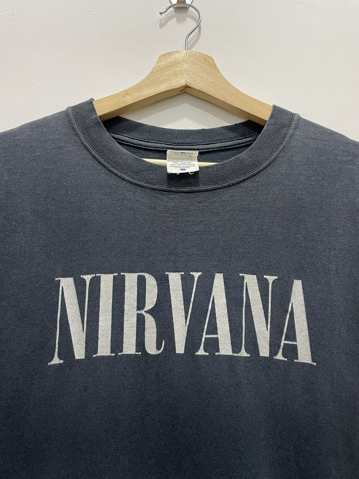Band Tees Vintage Nirvana Sunfaded Tee Size US M / EU 48-50 / 2 - 4 Thumbnail