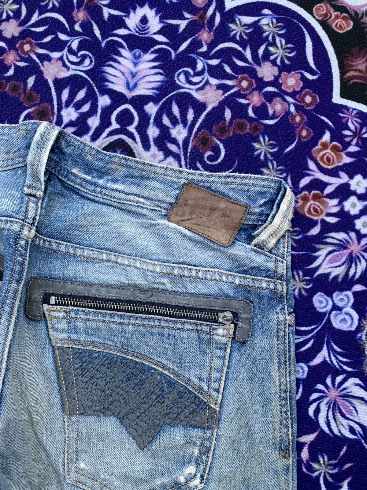 Diesel Vintage Diesel Industry Distressed Denim Size US 33 - 12 Thumbnail