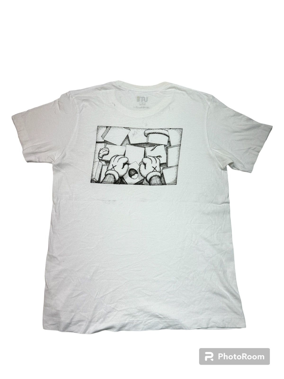 Kaws × Uniqlo Uniqlo x Kaws arts tee shirt Size US S / EU 44-46 / 1 - 2 Thumbnail