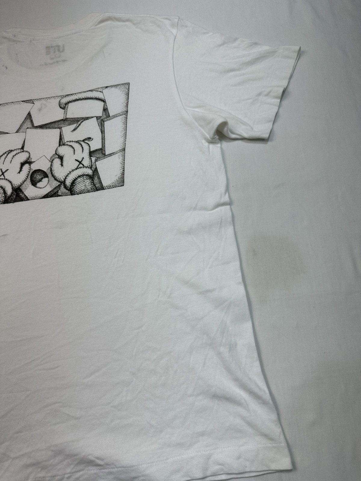 Kaws × Uniqlo Uniqlo x Kaws arts tee shirt Size US S / EU 44-46 / 1 - 12 Thumbnail