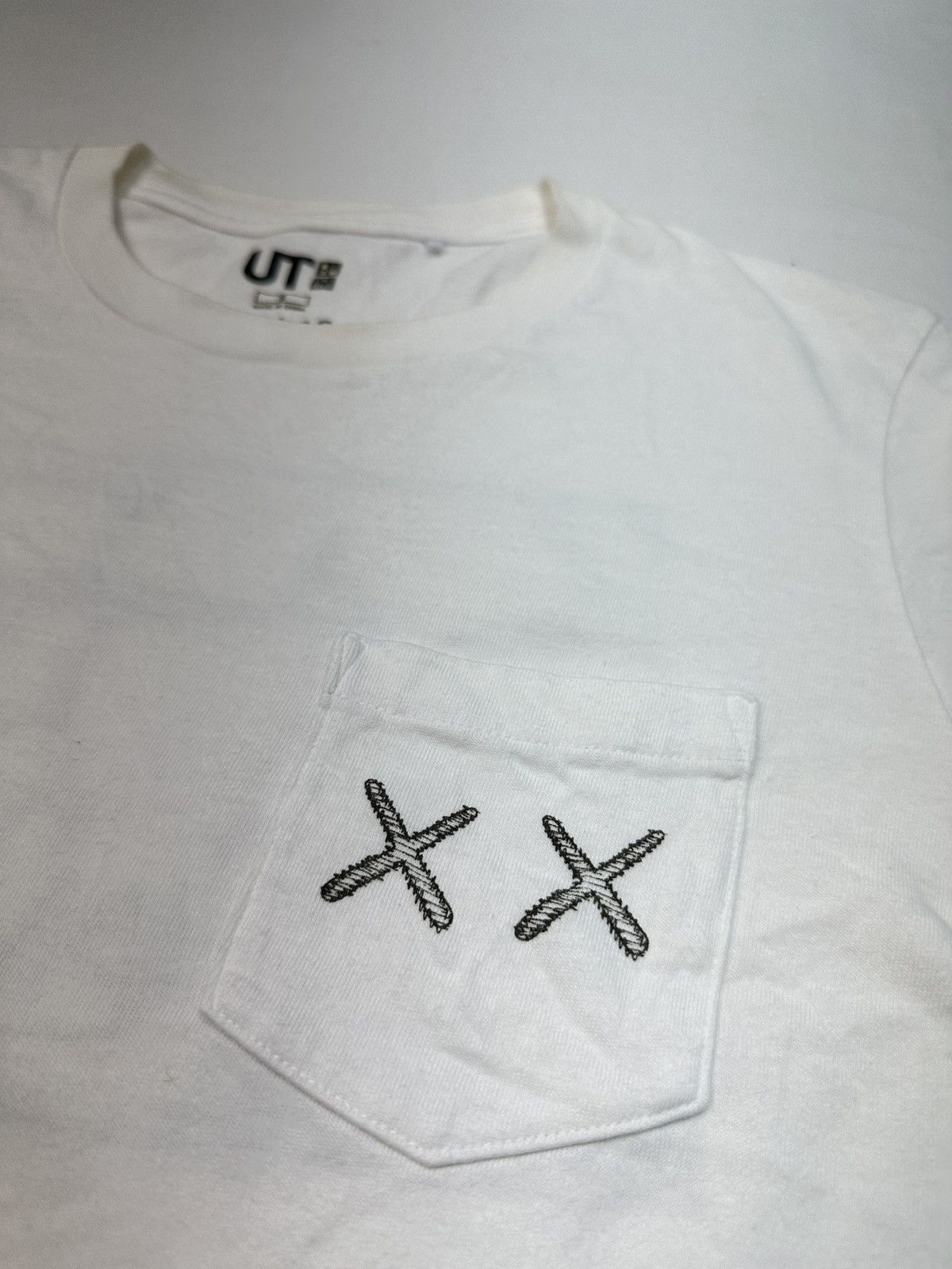 Kaws × Uniqlo Uniqlo x Kaws arts tee shirt Size US S / EU 44-46 / 1 - 5 Thumbnail