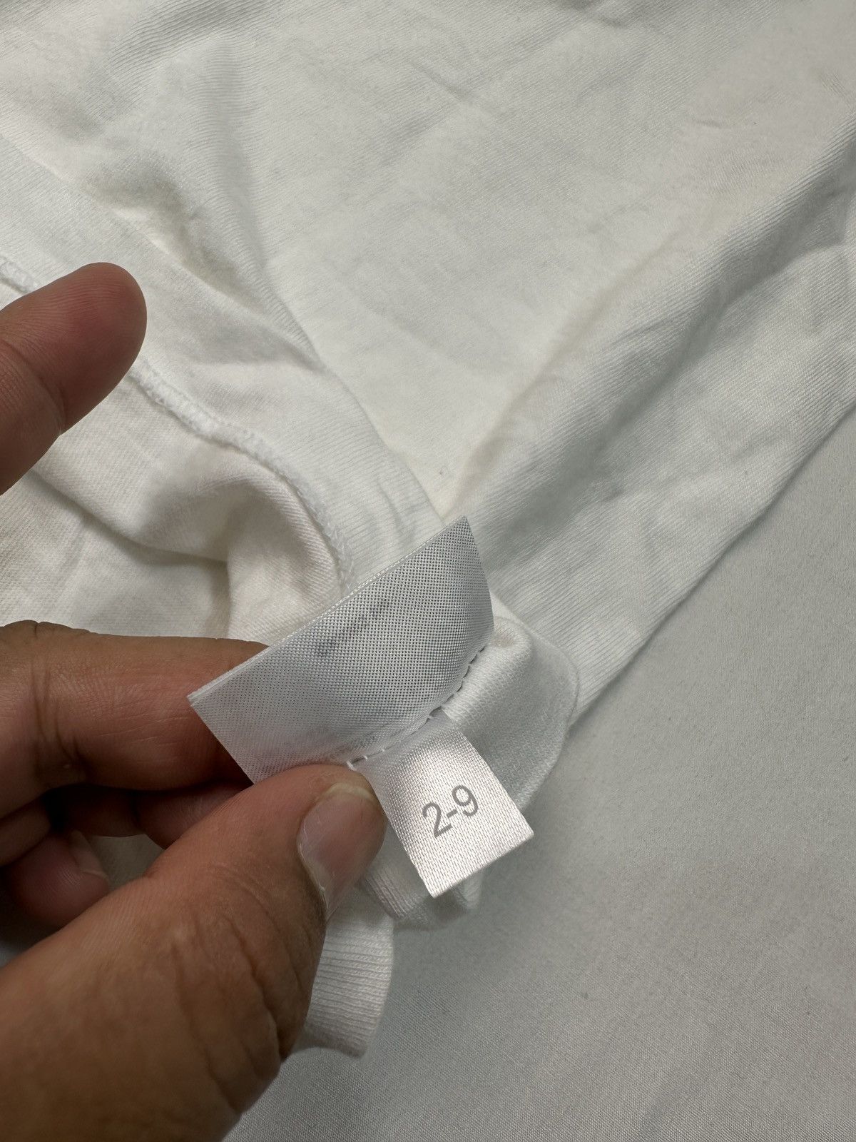 Kaws × Uniqlo Uniqlo x Kaws arts tee shirt Size US S / EU 44-46 / 1 - 10 Thumbnail