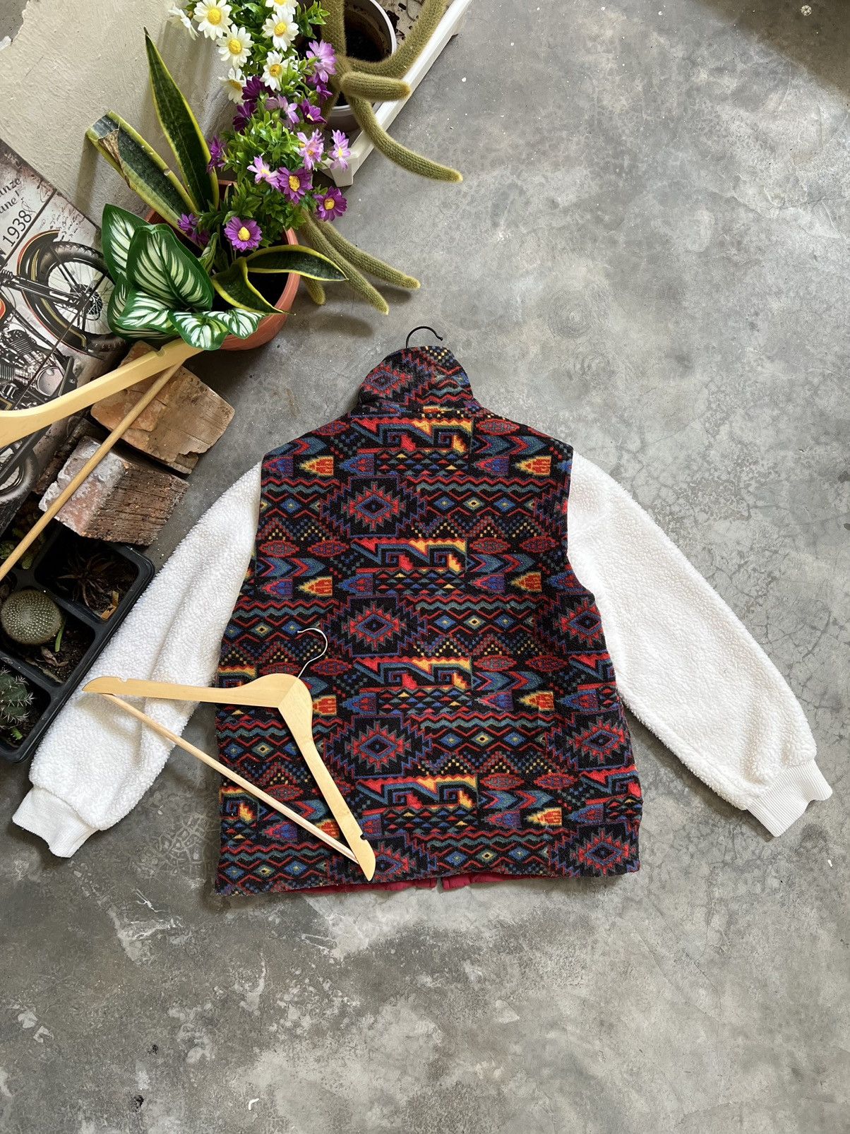 Japanese Brand × Native × Vintage Vintage 🖤 Native Deep Pile Fleece Riversible Vest Size US M / EU 48-50 / 2 - 5 Thumbnail