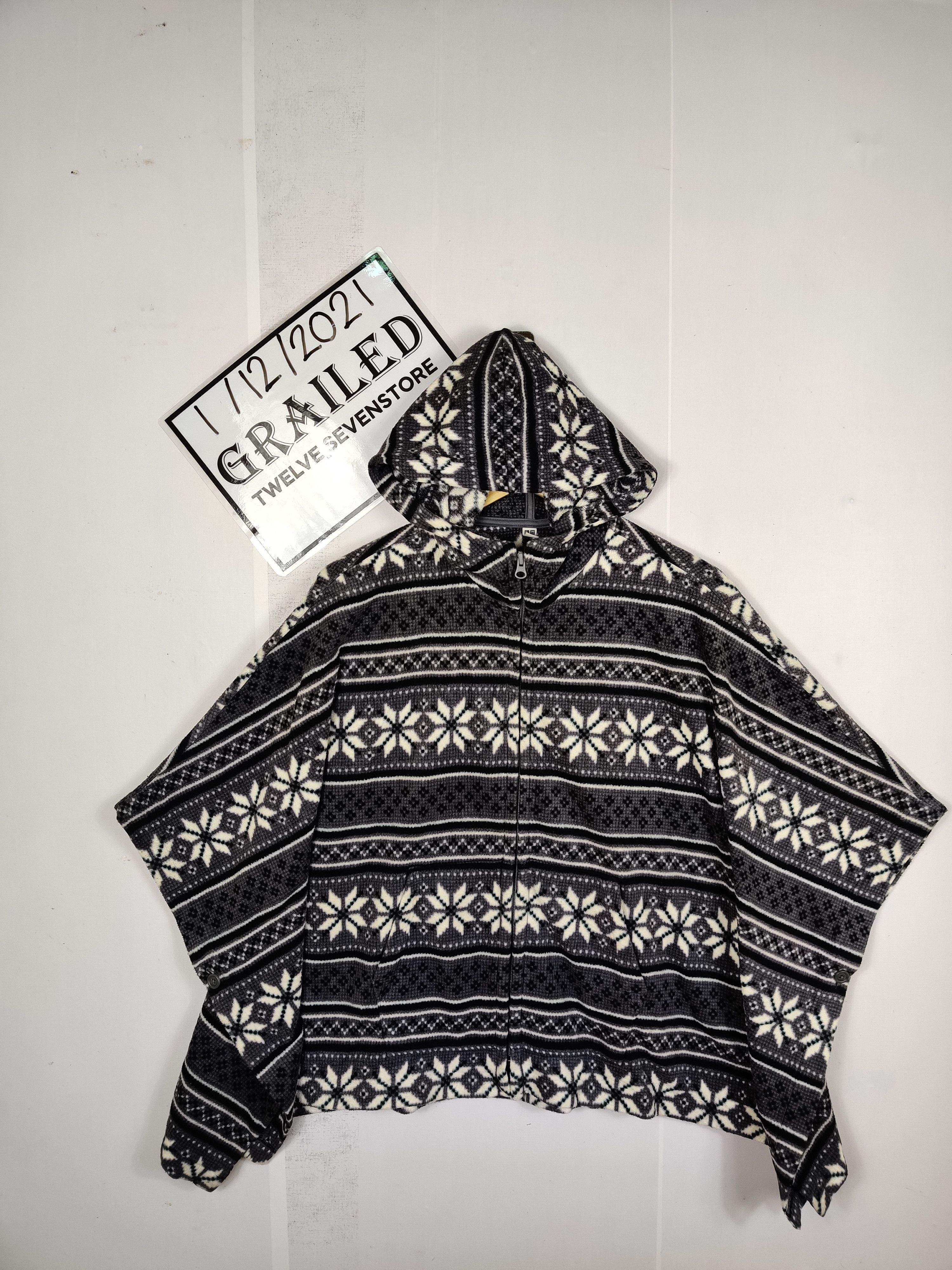 Japanese Brand Vintage Navajo Poncho Fleece Hoodie Nice Design Size US M / EU 48-50 / 2 - 1 Thumbnail