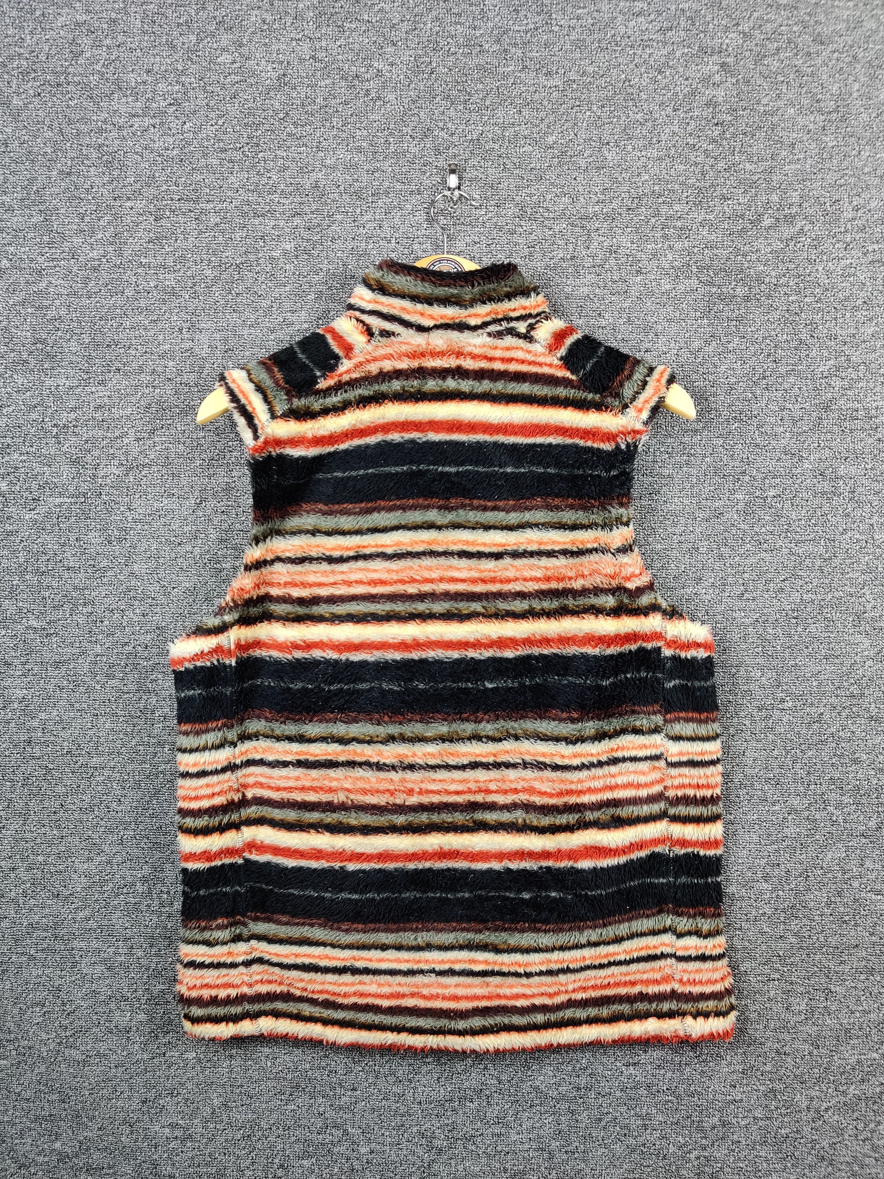 Japanese Brand Vintage Japanese Brand Logos Outing Equipment Fleece Vest Size US L / EU 52-54 / 3 - 7 Thumbnail