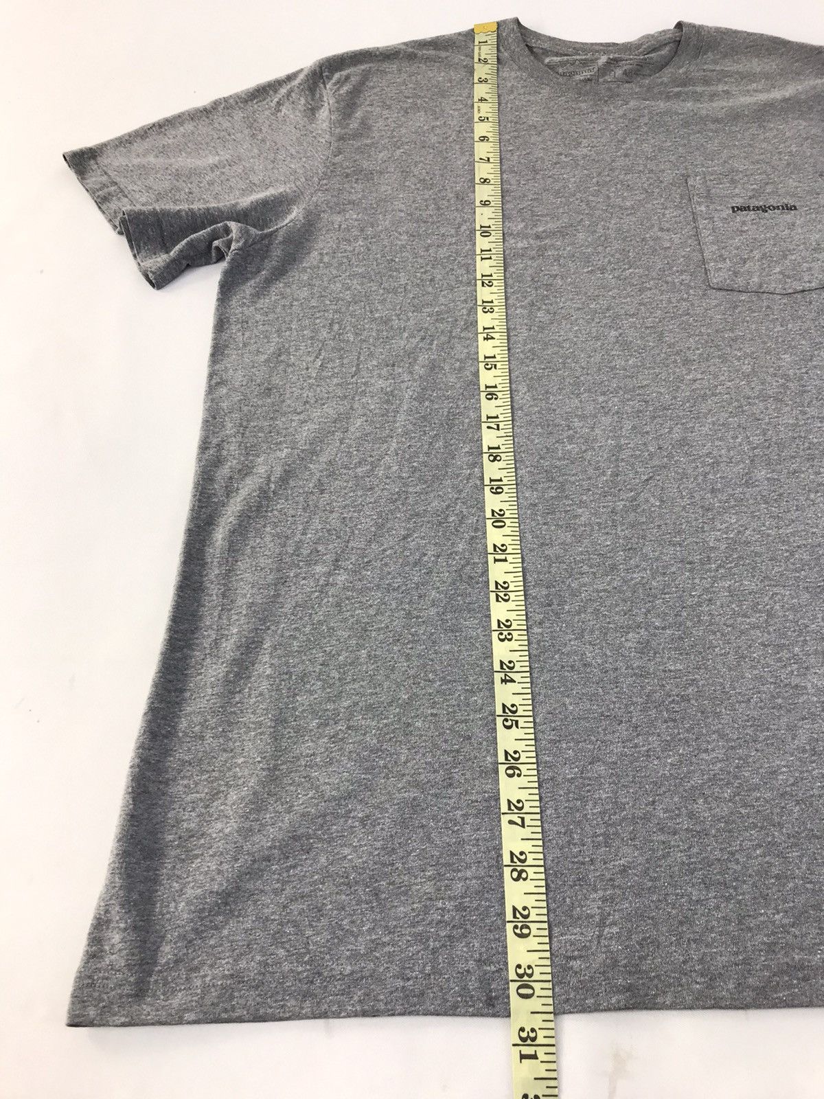 Patagonia Patagonia Responsibili Single Pocket Tee Logo Crewneck Size US XL / EU 56 / 4 - 9 Thumbnail