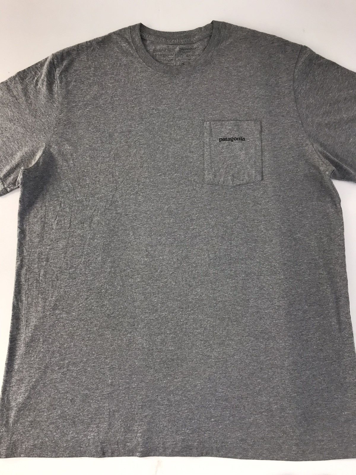 Patagonia Patagonia Responsibili Single Pocket Tee Logo Crewneck Size US XL / EU 56 / 4 - 2 Thumbnail