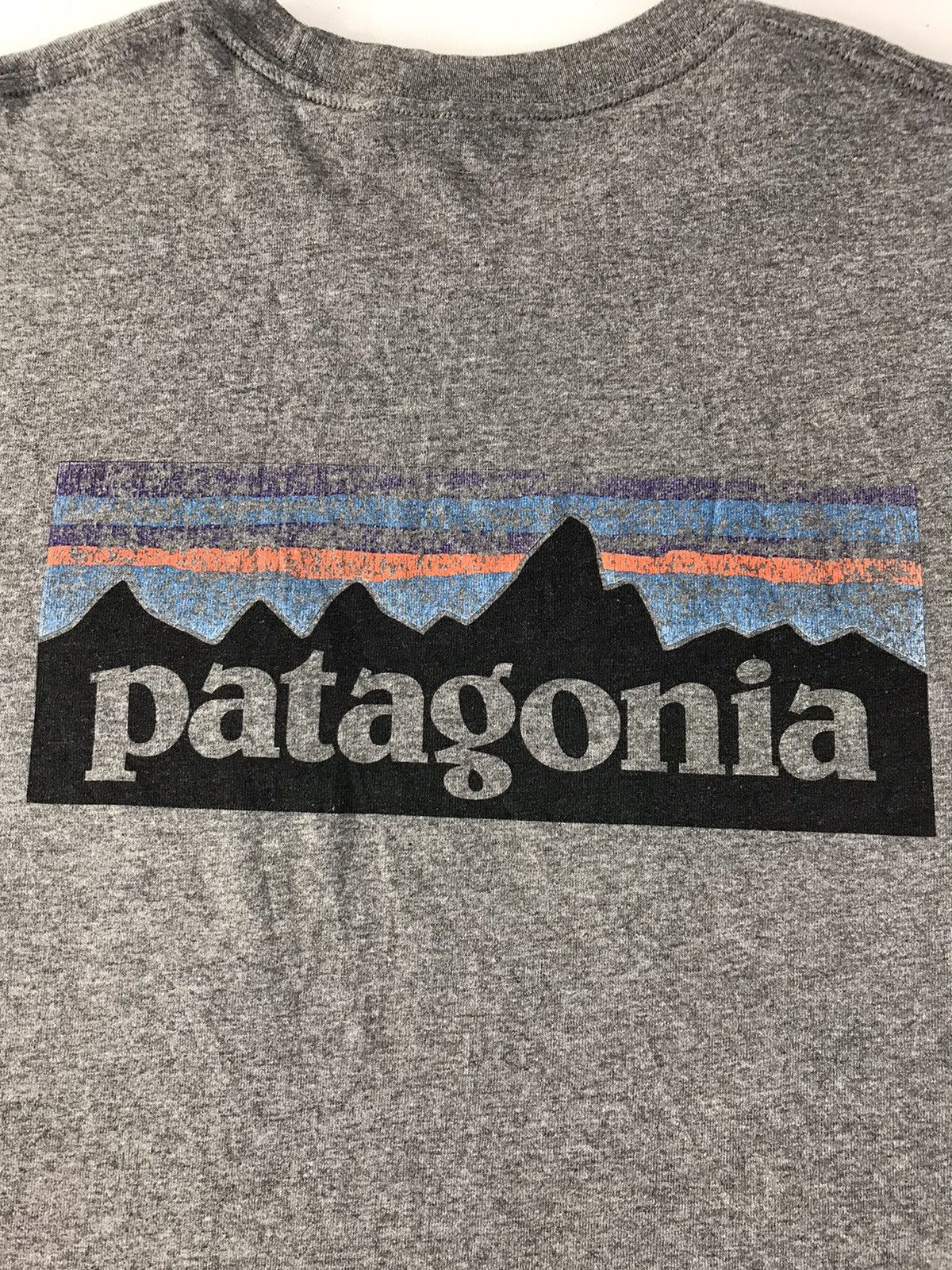 Patagonia Patagonia Responsibili Single Pocket Tee Logo Crewneck Size US XL / EU 56 / 4 - 4 Thumbnail