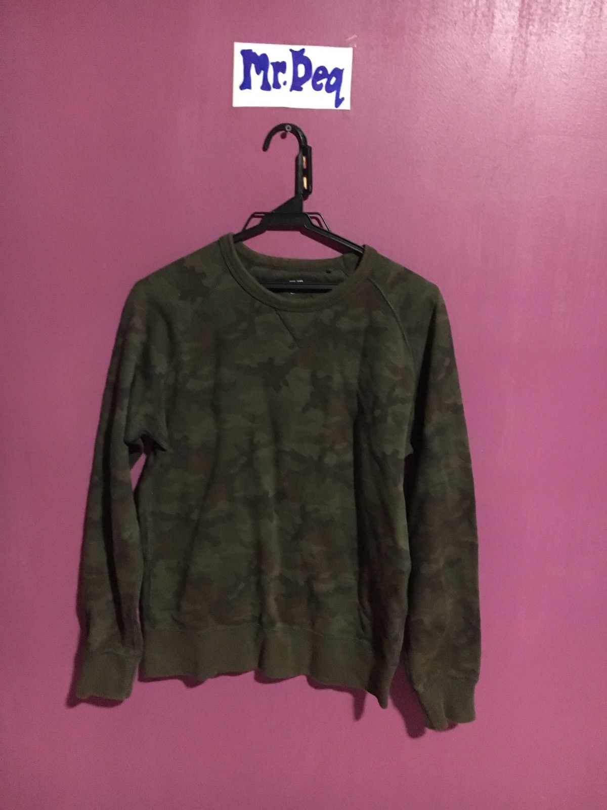 Uniqlo UNIGLO CAMOUFLAGE ARMY SIZE S SWEATSHIRT Size US S / EU 44-46 / 1 - 1 Thumbnail