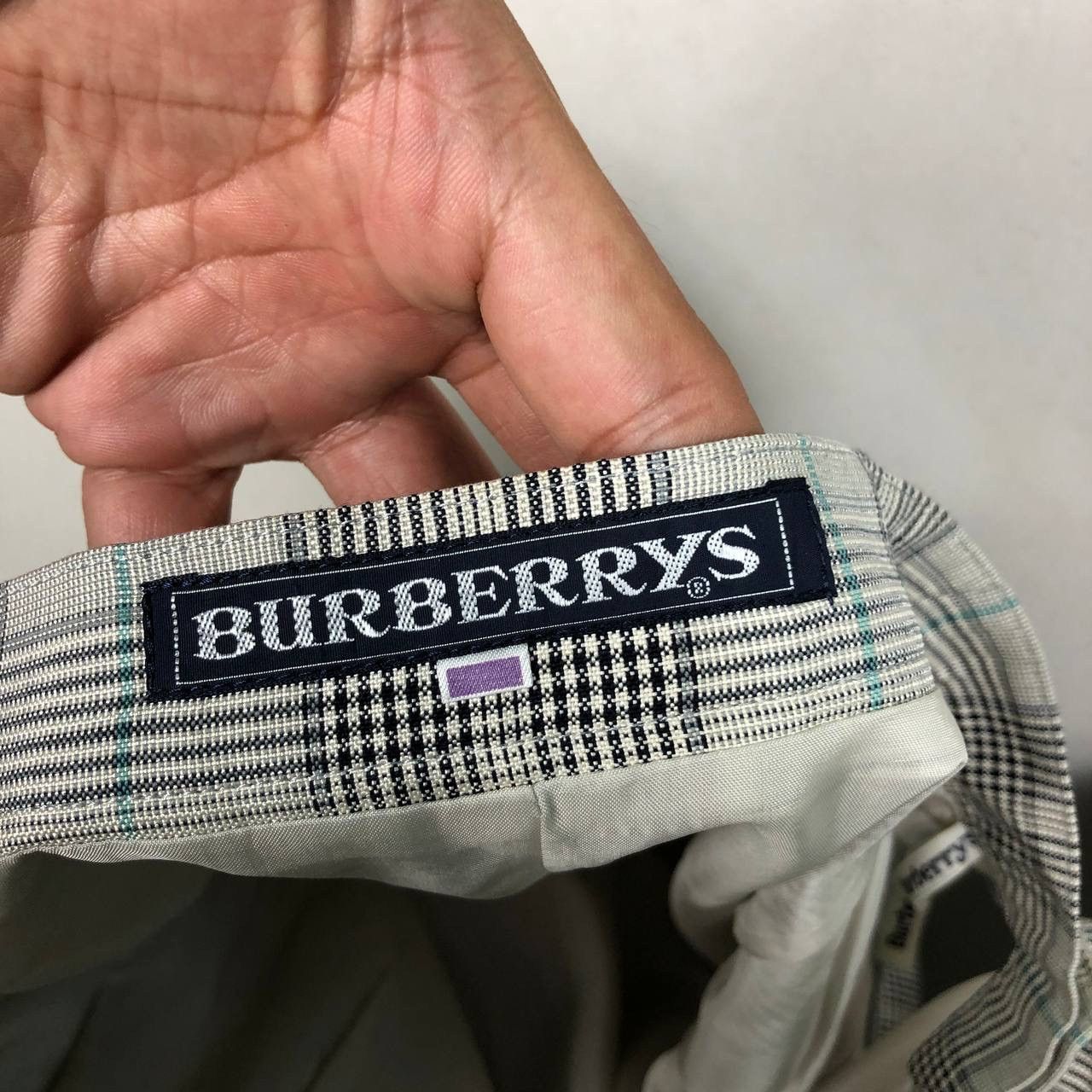 Burberry Burberry Checkered Plaid Mini Skirt Grey Size 27" / US 4 / IT 40 - 7 Thumbnail