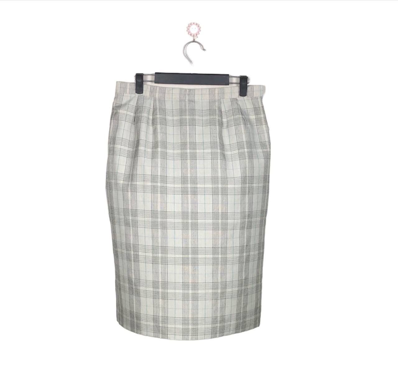 スカート Burberry SKIRT (8081126 B7348) Burberry BURBERRY Women Mid Skirts 8081126 B7348 White | Grailed