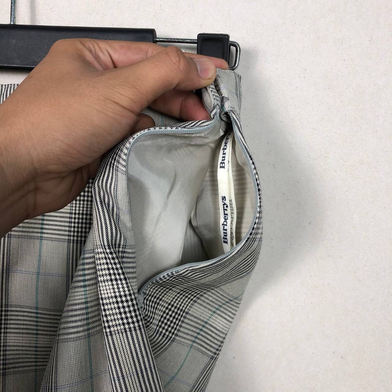 Burberry Burberry Checkered Plaid Mini Skirt Grey Size 27" / US 4 / IT 40 - 5 Thumbnail