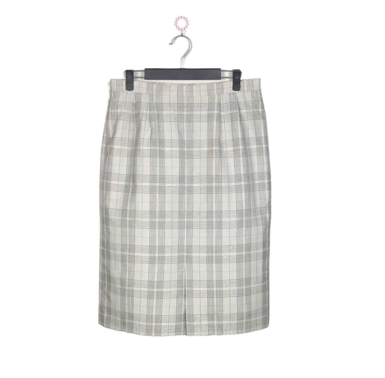 Burberry Burberry Checkered Plaid Mini Skirt Grey Size 27" / US 4 / IT 40 - 2 Thumbnail