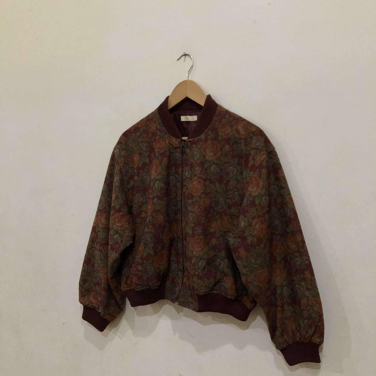 Japanese Brand Full Print Floral Cropped Bomber Jacket Size US S / EU 44-46 / 1 - 2 Thumbnail